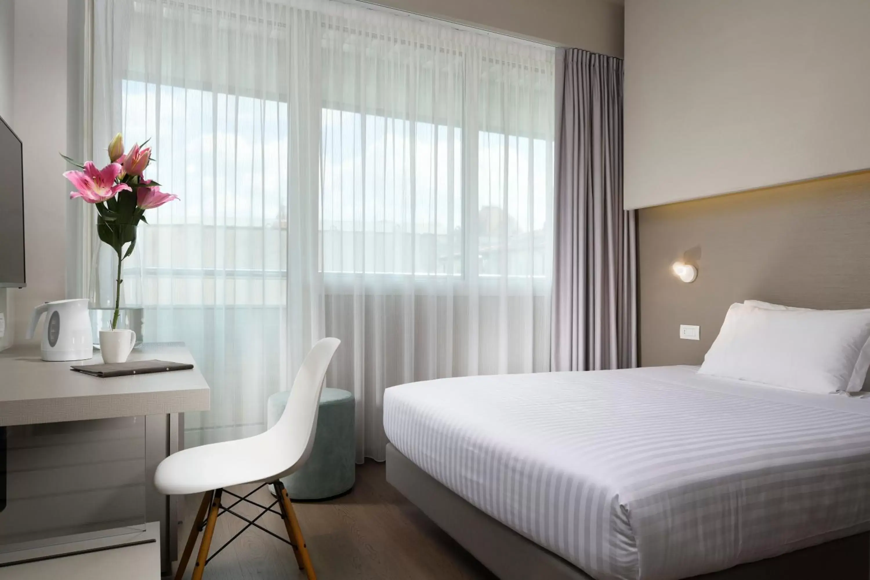 Budget Double Room in Hotel Glance In Florence Budget Double Room in Hotel Glance In Florence