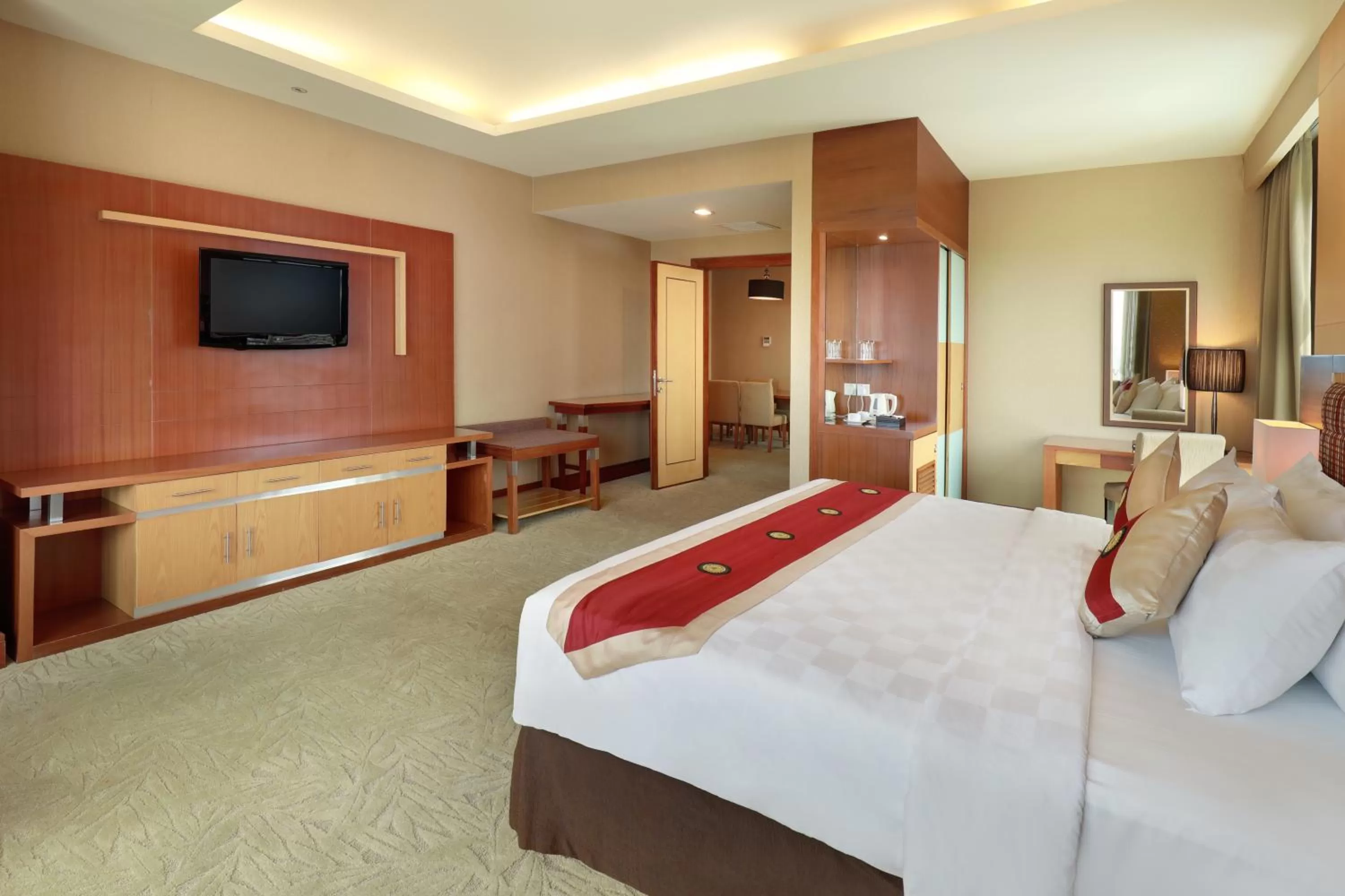 TV and multimedia, Bed in Swiss-Belhotel Maleosan Manado