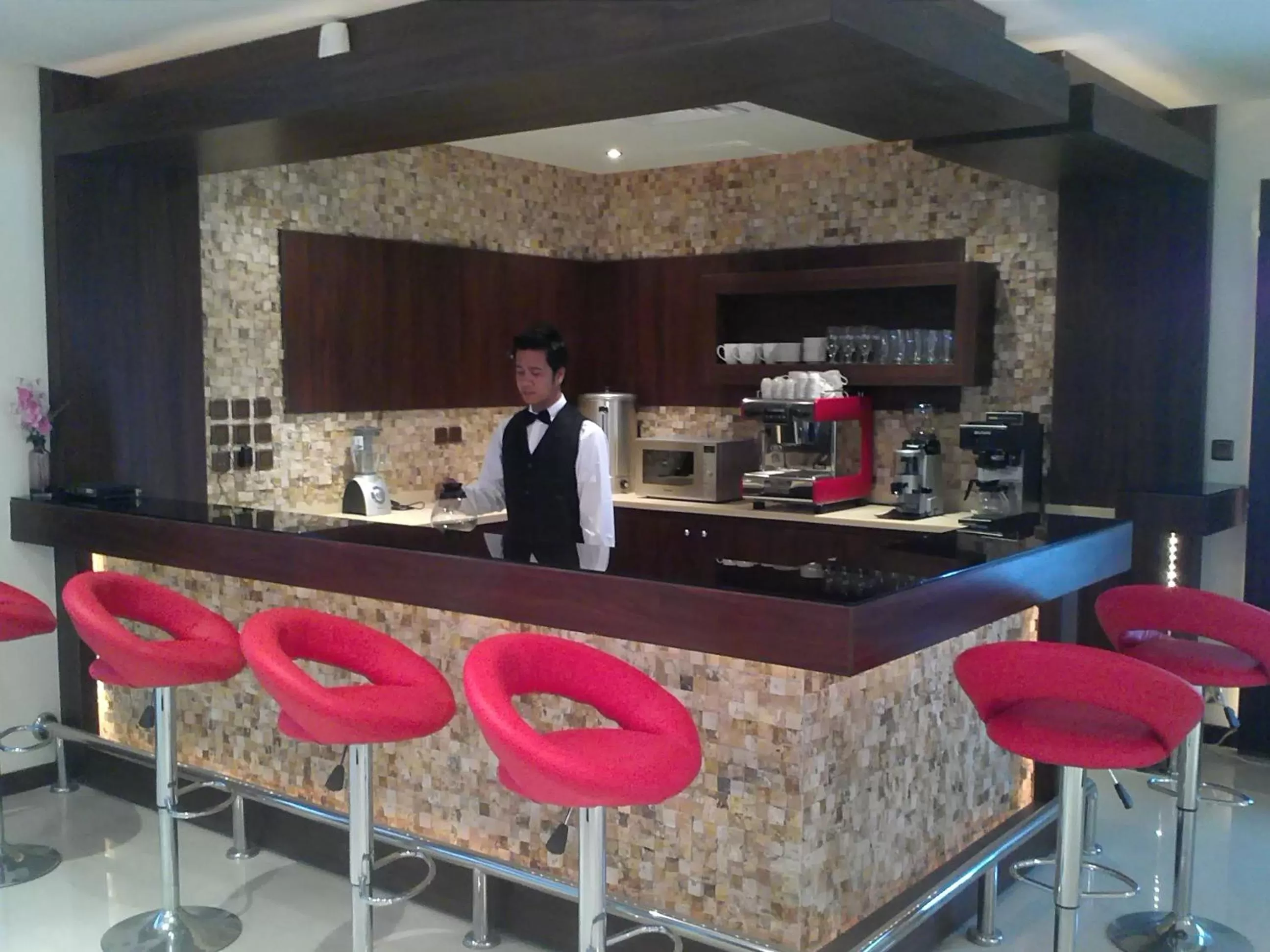 Staff, Lounge/Bar in Samaya Suites