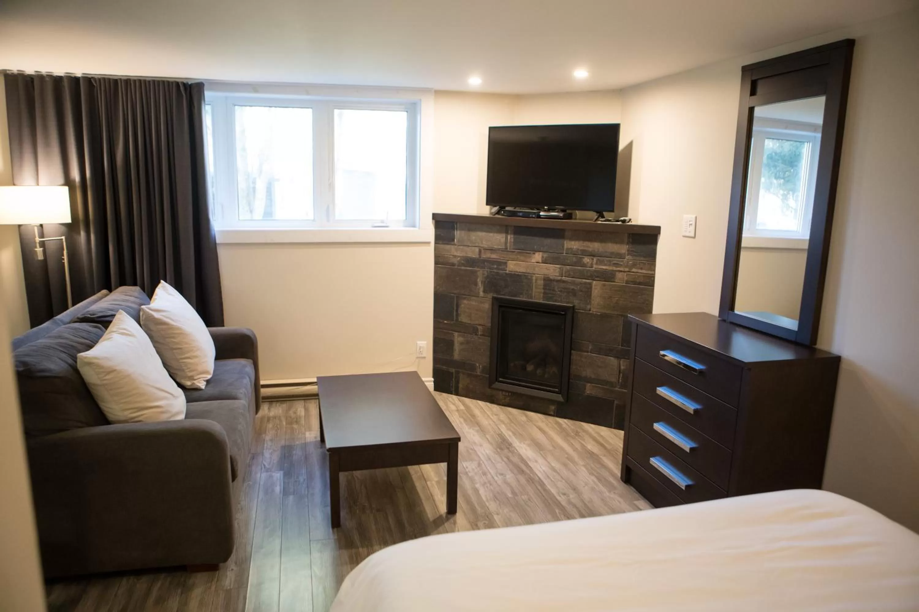 Seating Area in Le Montagnard, Auberge Hôtel & Chalets