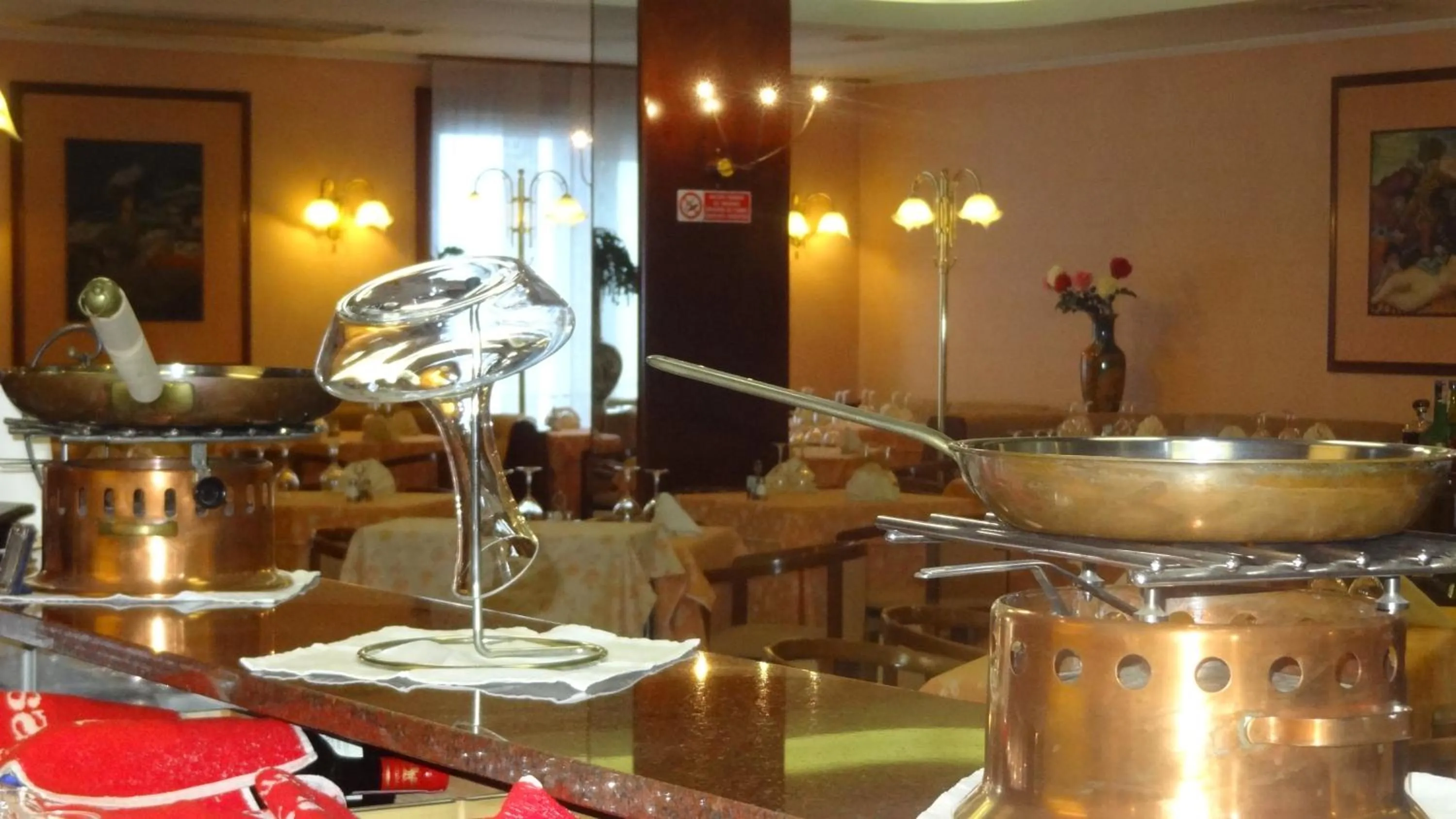 Restaurant/places to eat in Le Gronde