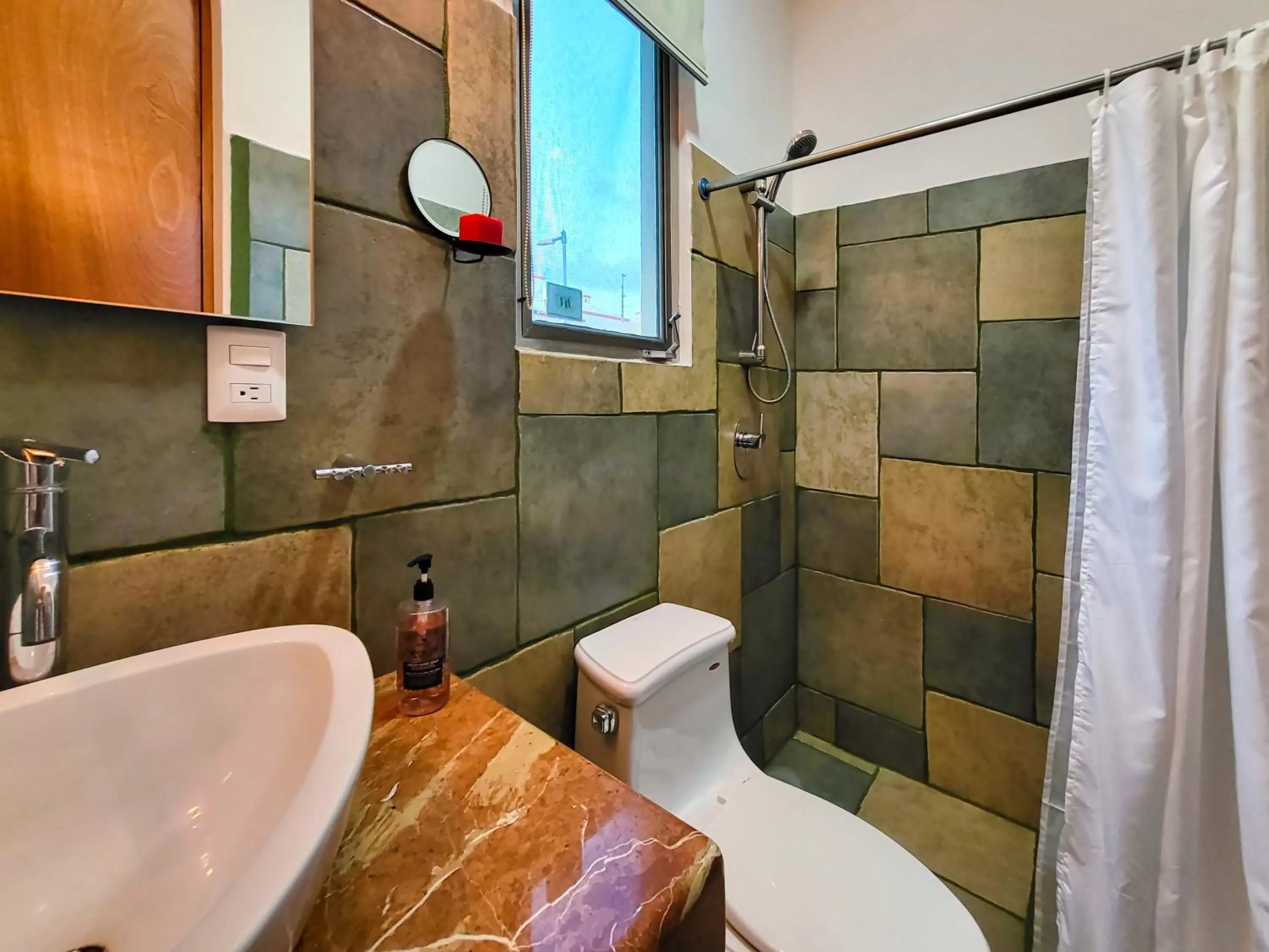 Shower in Humant Coliving - Cancún