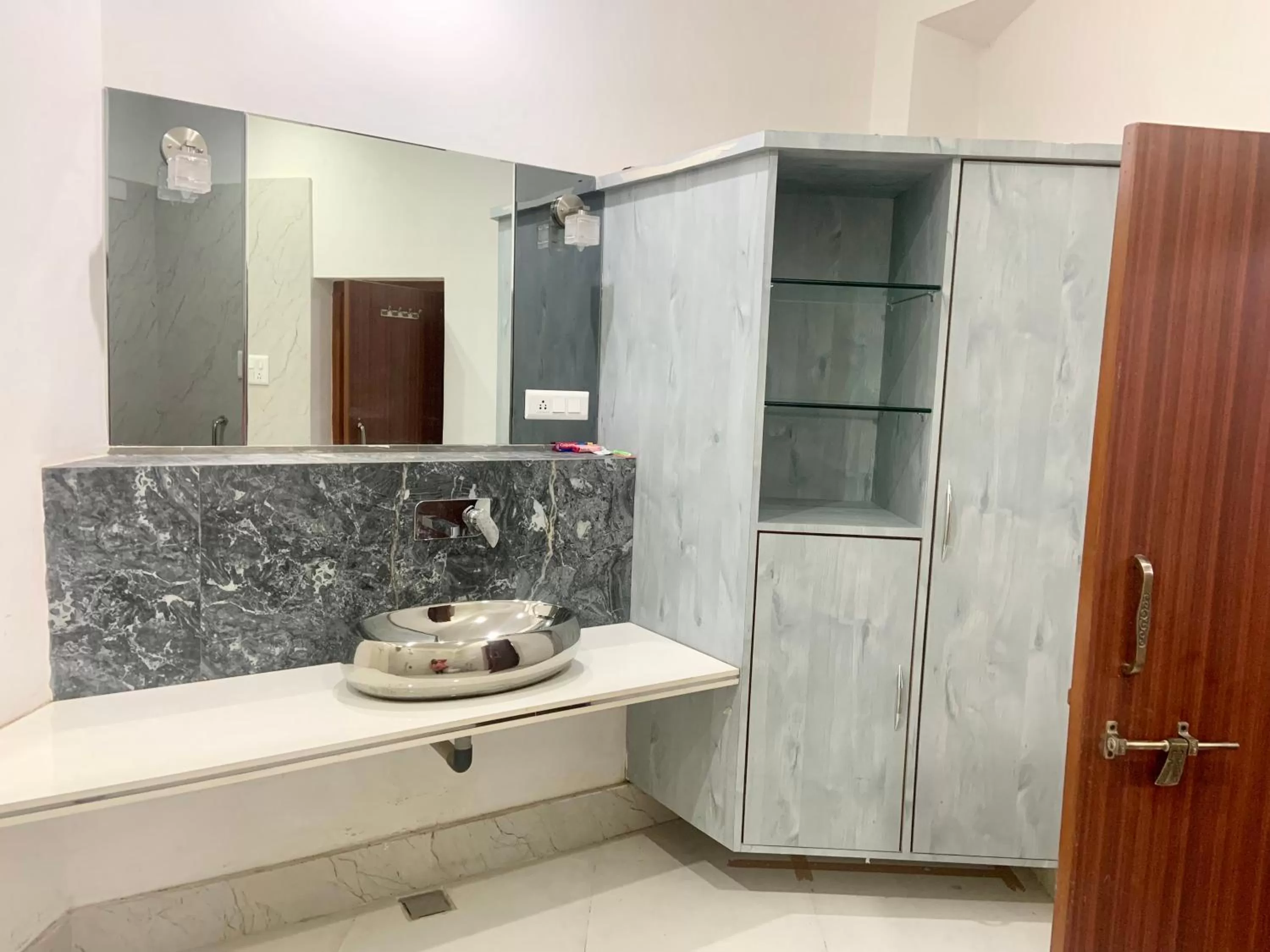 Bathroom in Hotel Swagatam