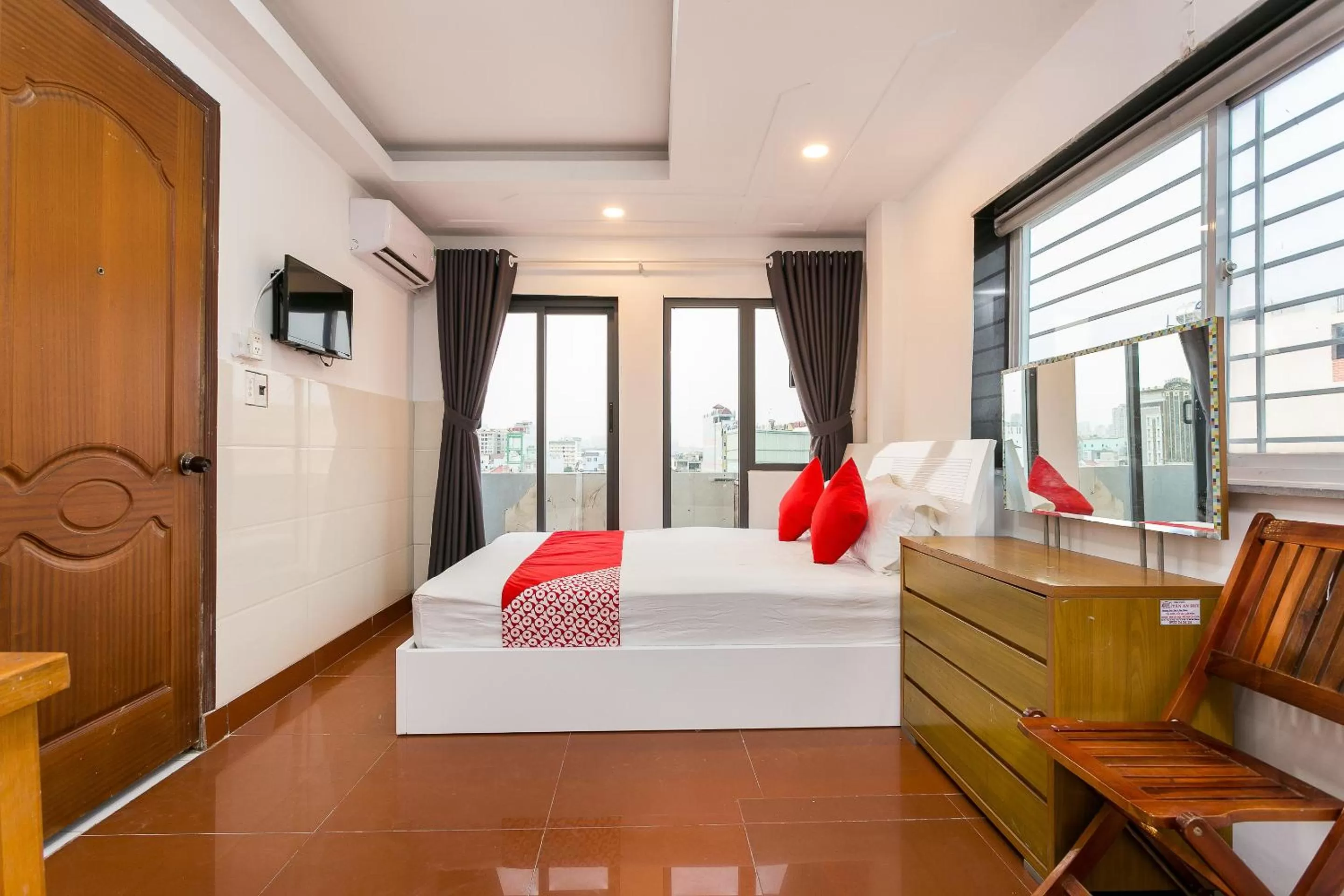 Bedroom, Bed in Song Xanh Hotel near SECC - FV