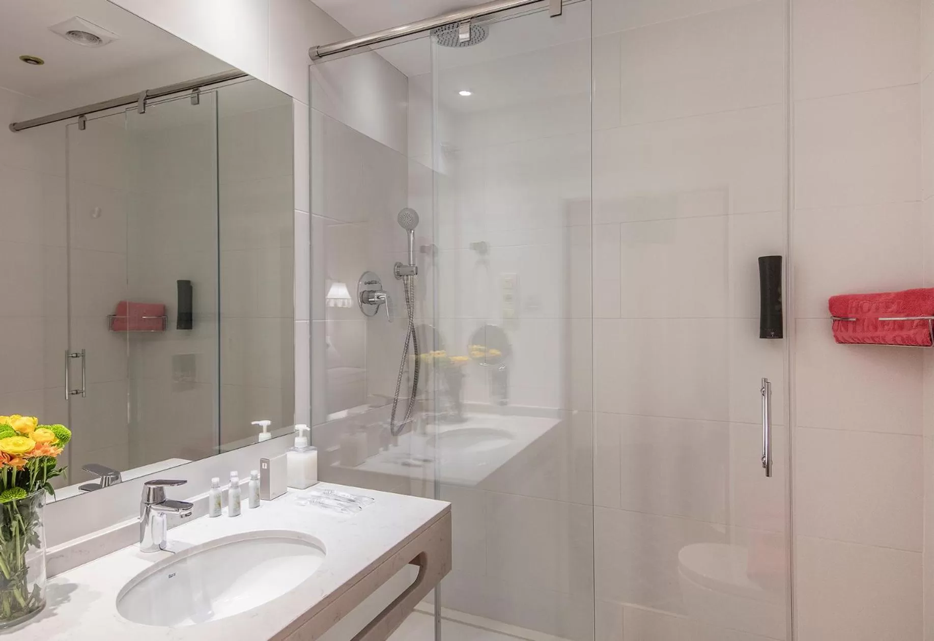 Shower in Hotel Continental Palacete