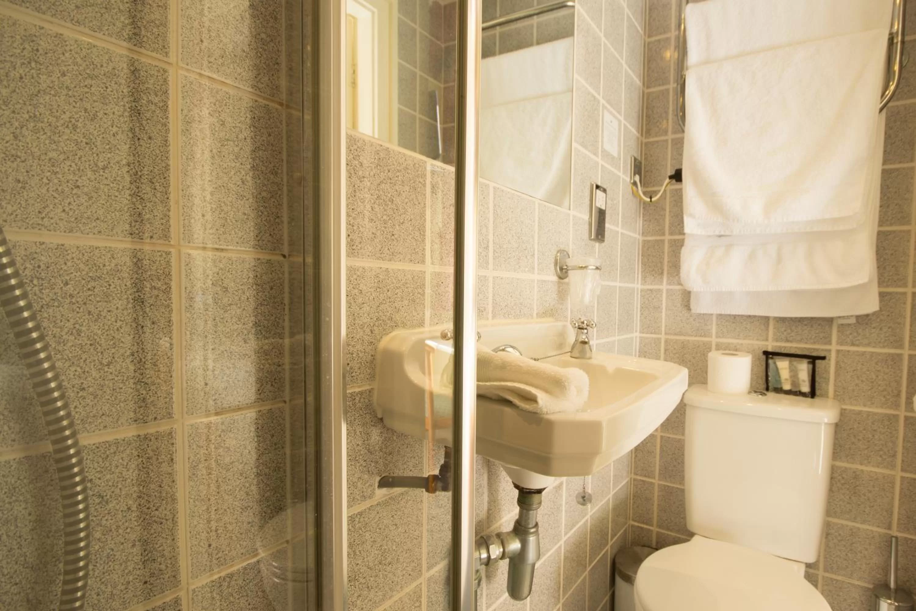 Bathroom in 9 Green Lane Bed and Breakfast