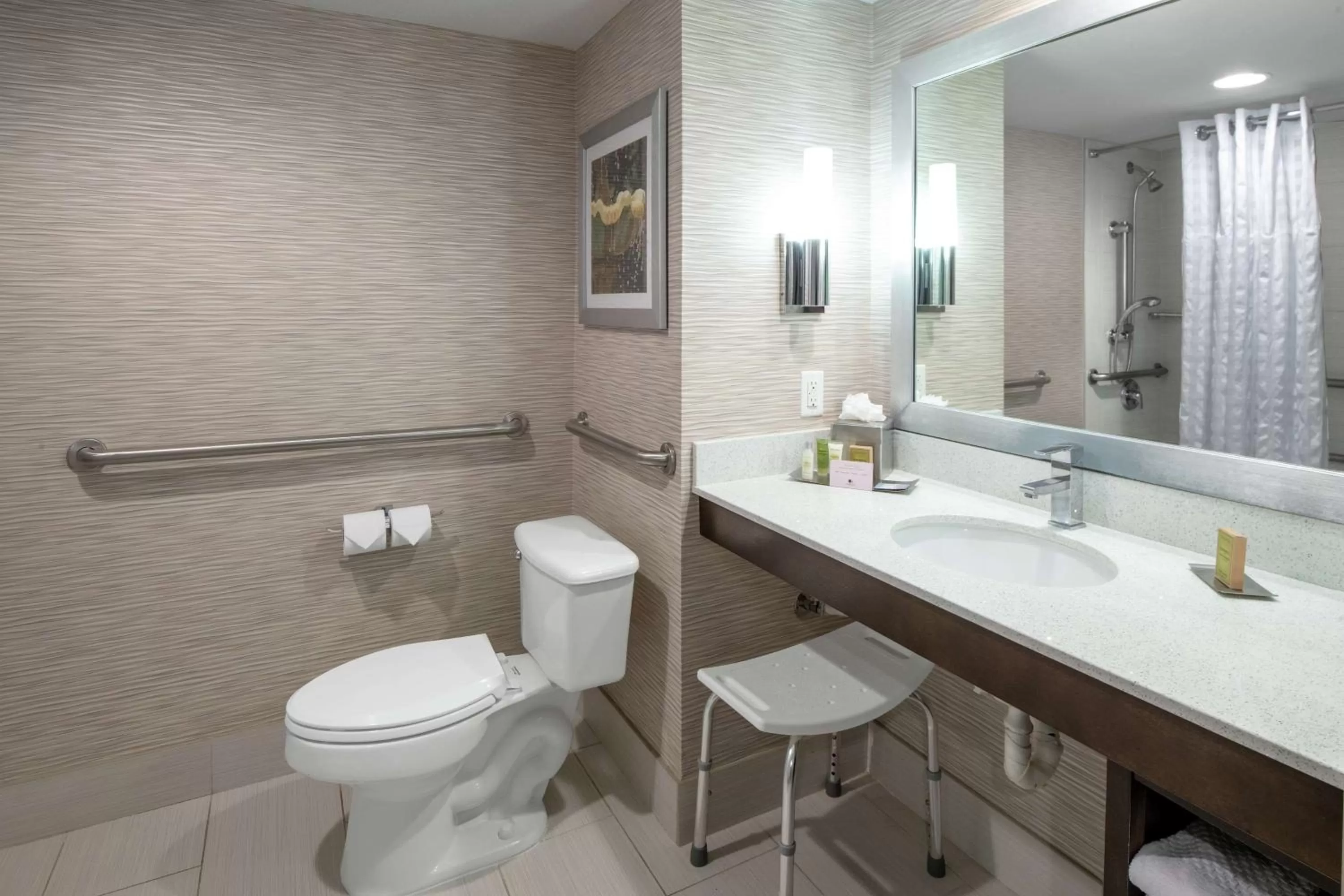 Bathroom in DoubleTree by Hilton Hotel Jacksonville Airport