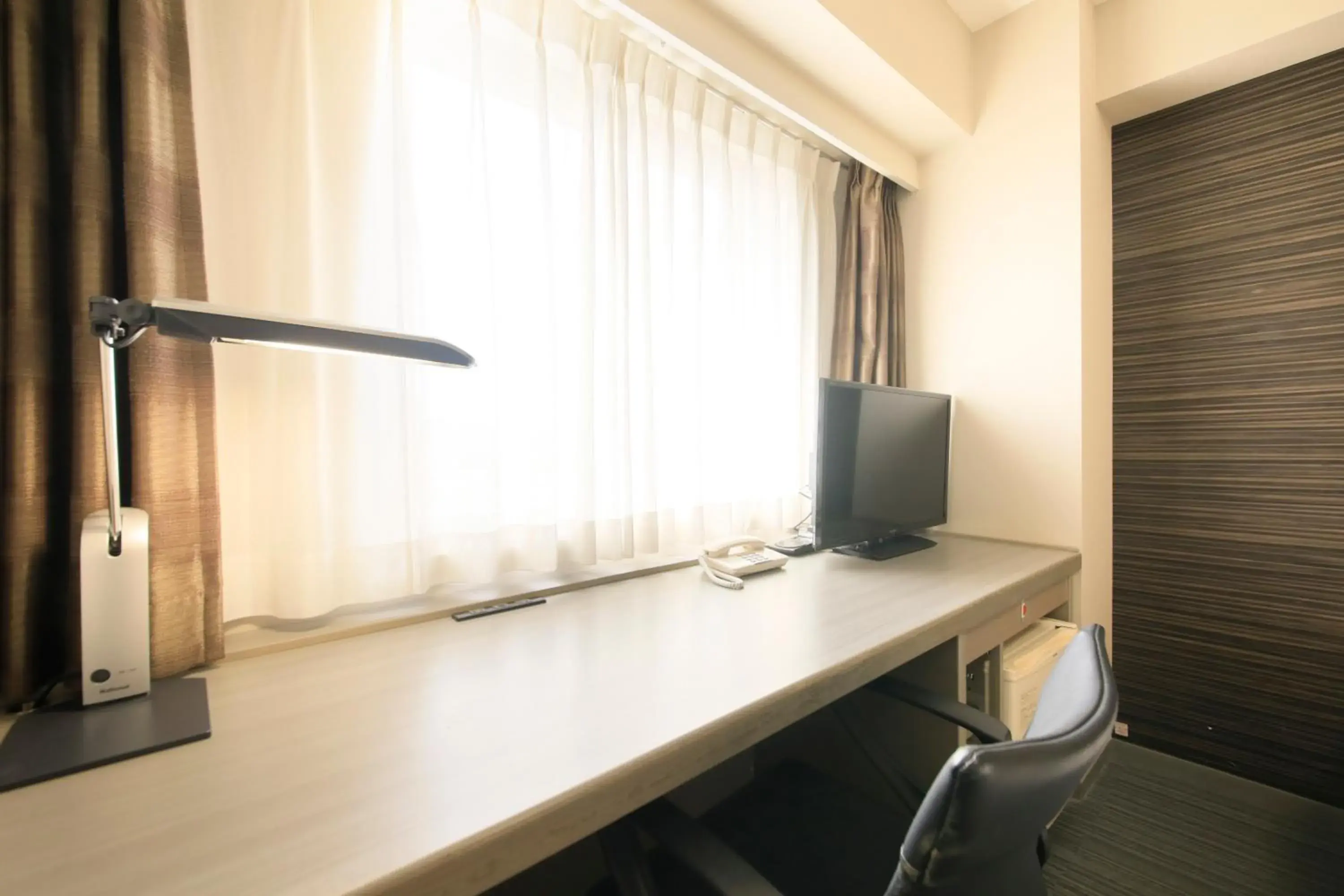 Standard Double Room - Smoking in Daiwa Roynet Hotel Tokyo Osaki Standard Double Room - Smoking in Daiwa Roynet Hotel Tokyo Osaki