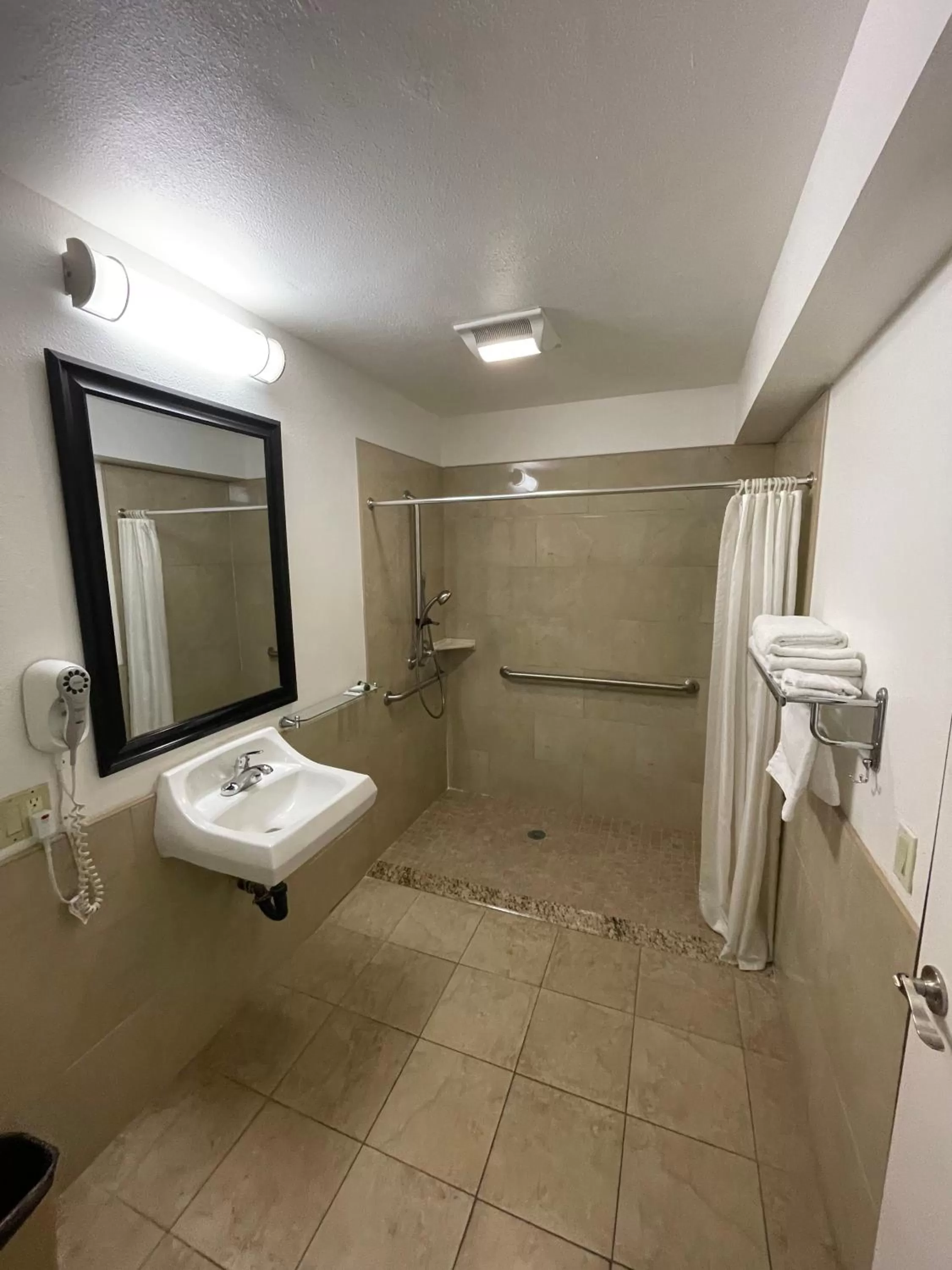 Bathroom in Chino Motel