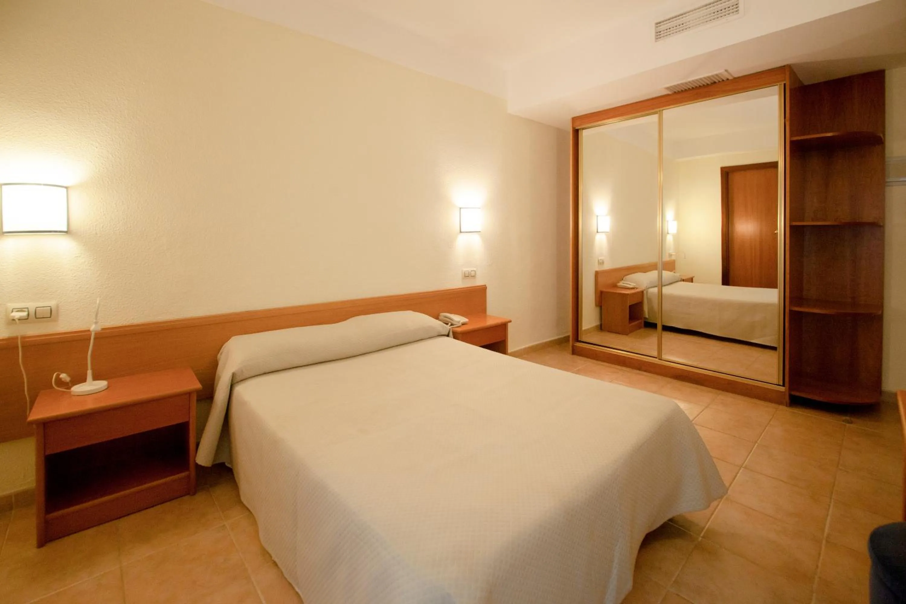 Bed in Hotel Eden Nord Soller