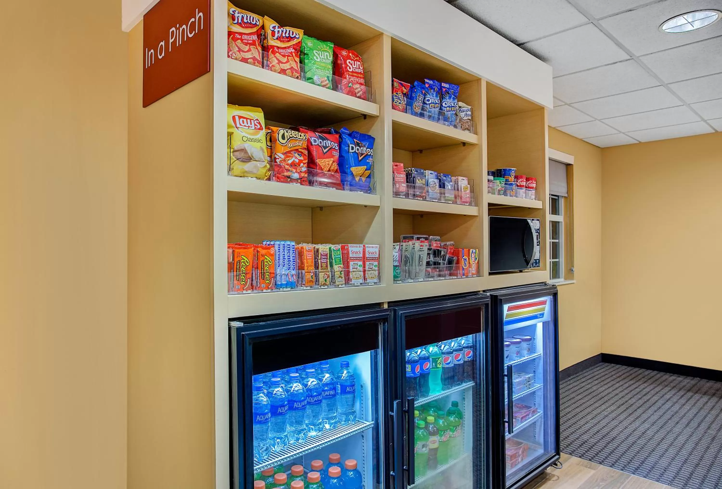 Food and drinks in TownePlace Suites Knoxville Cedar Bluff