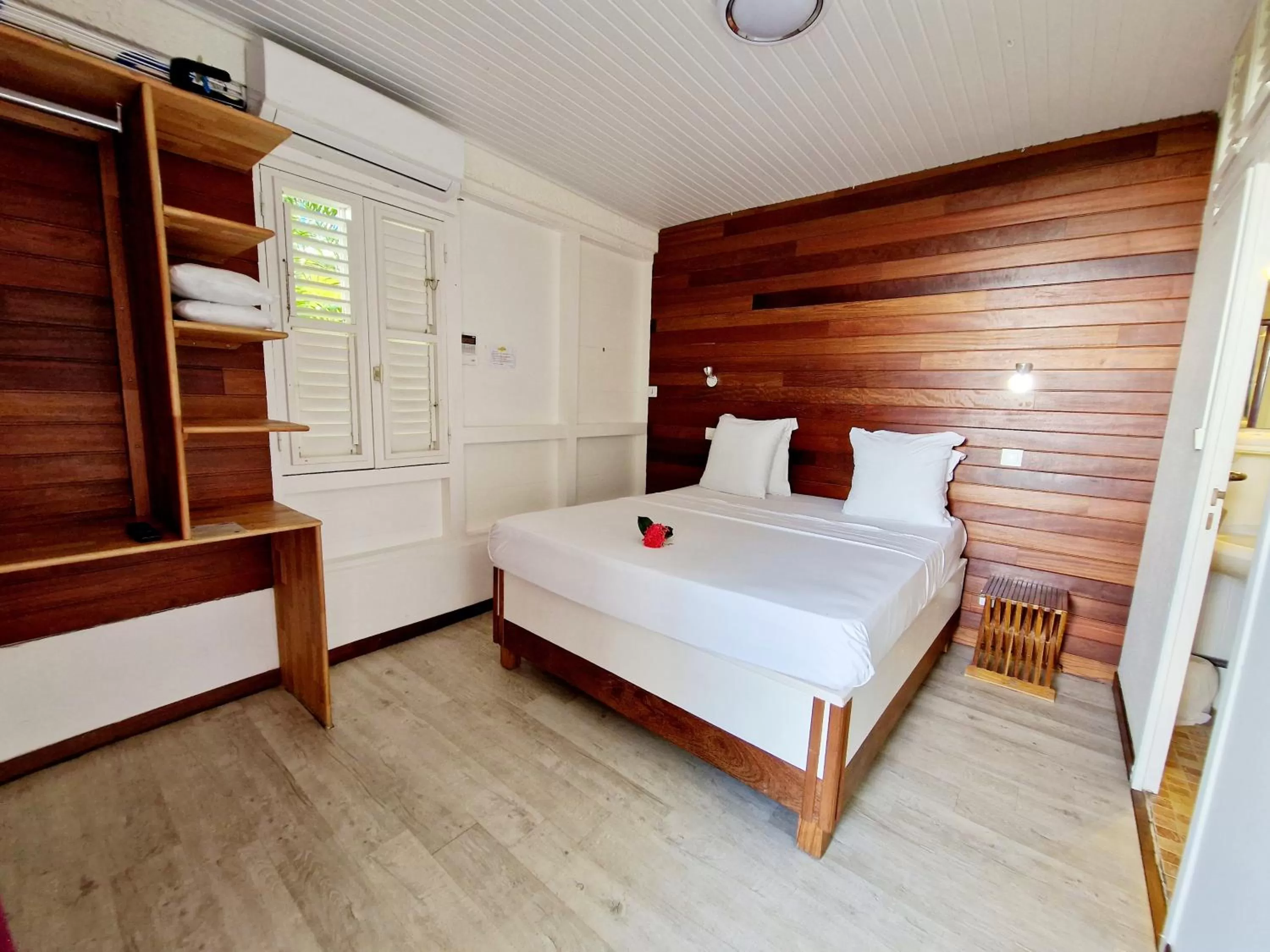 Bedroom, Bed in Hotel Le Manguier