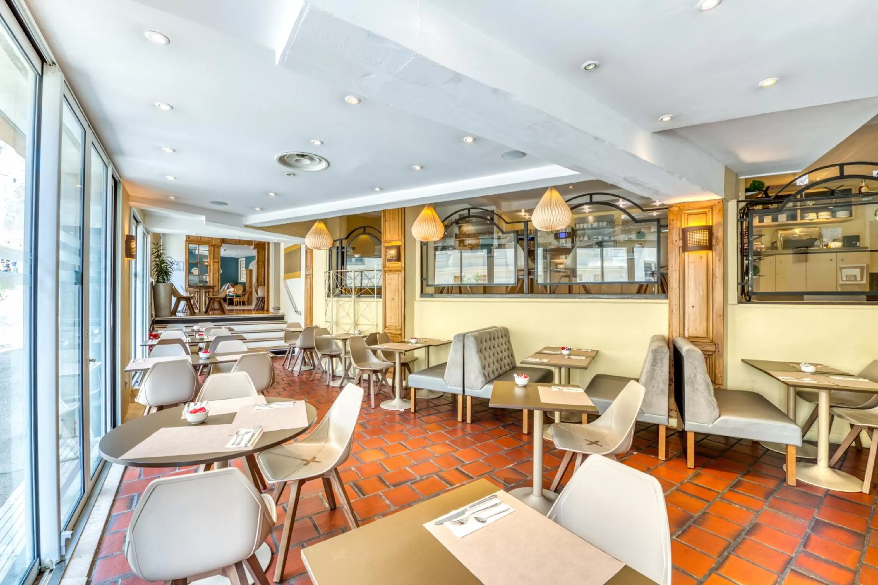 Restaurant/places to eat in Mercure Avignon Centre Palais des Papes