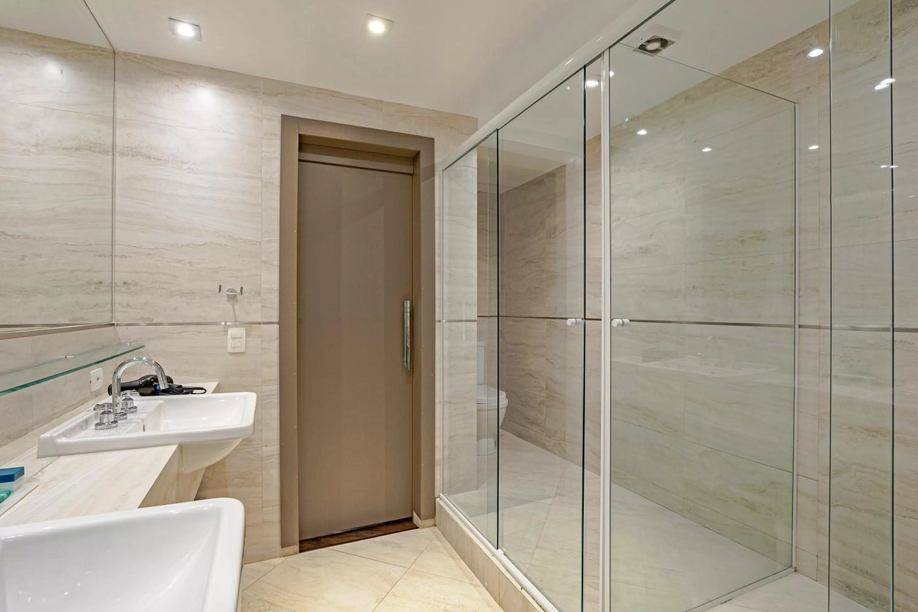 Toilet in Slaviero Baia Norte Florianópolis