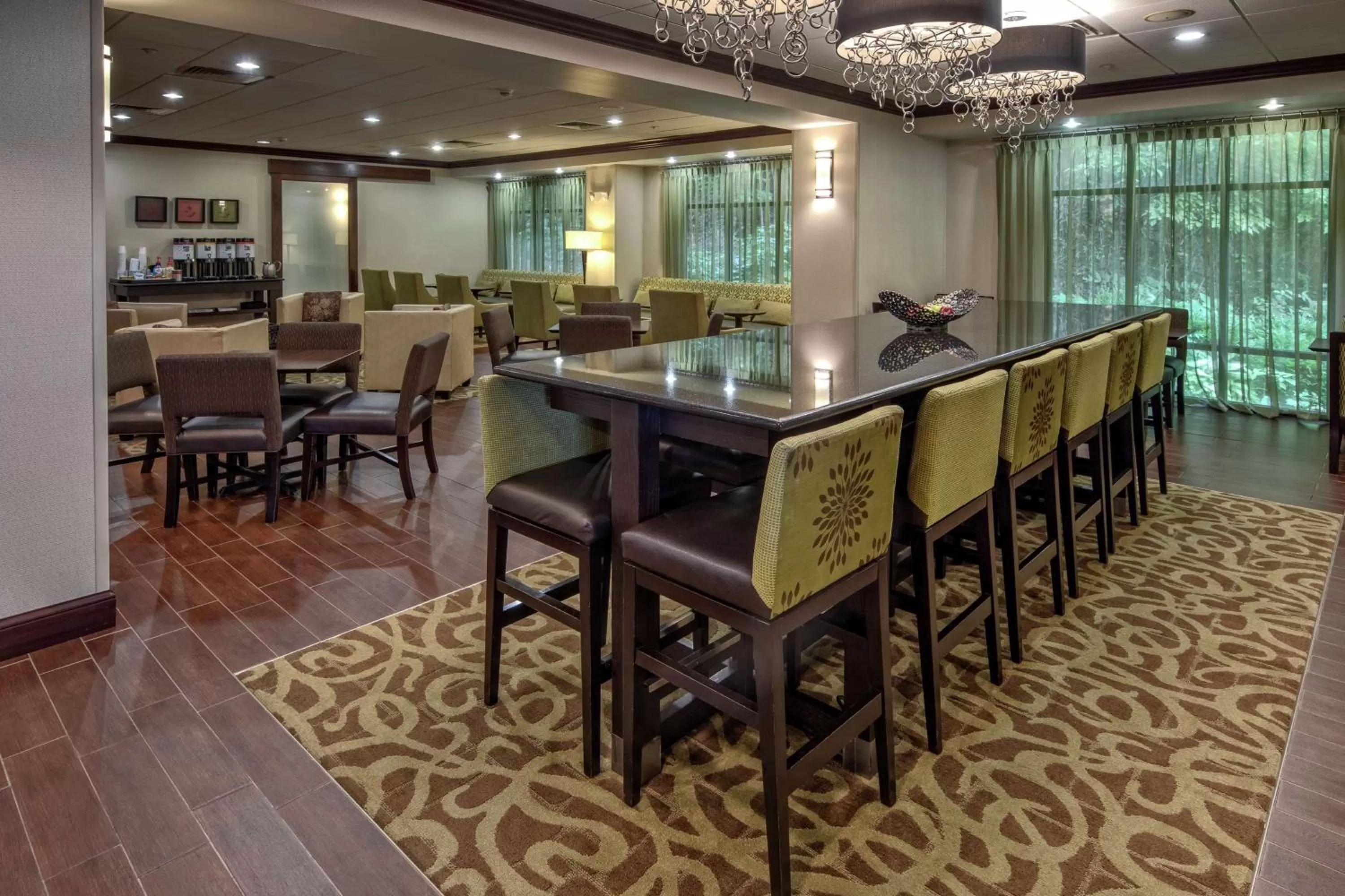 Lobby or reception in Hampton Inn Cambridge