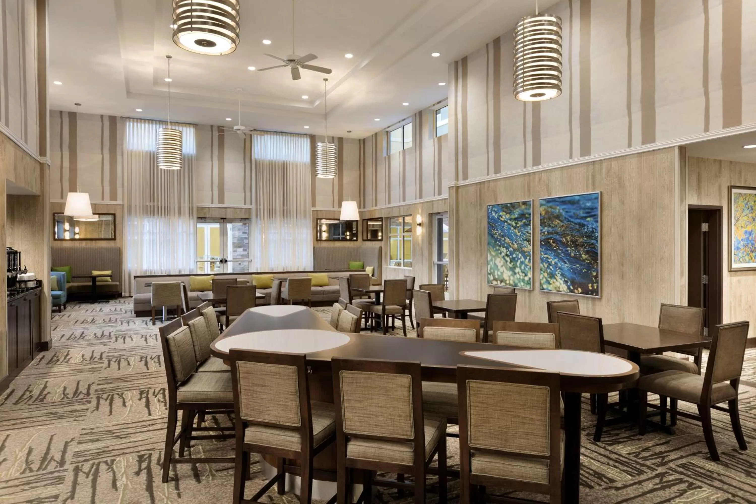 Dining area in Homewood Suites By Hilton Hartford Manchester