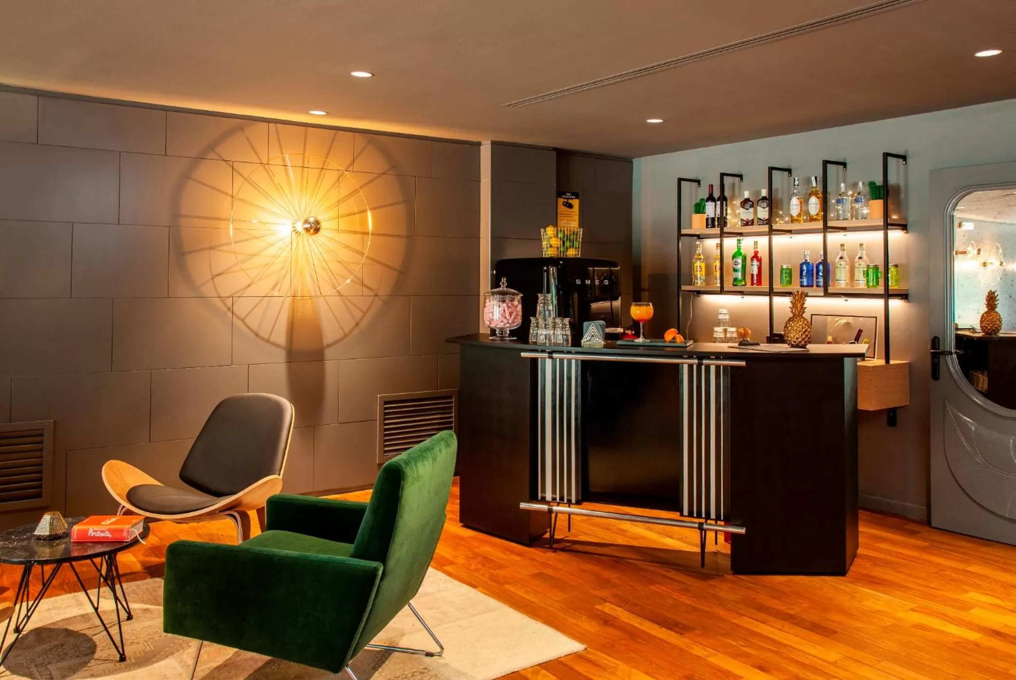 Lounge or bar in Chic & Basic Velvet