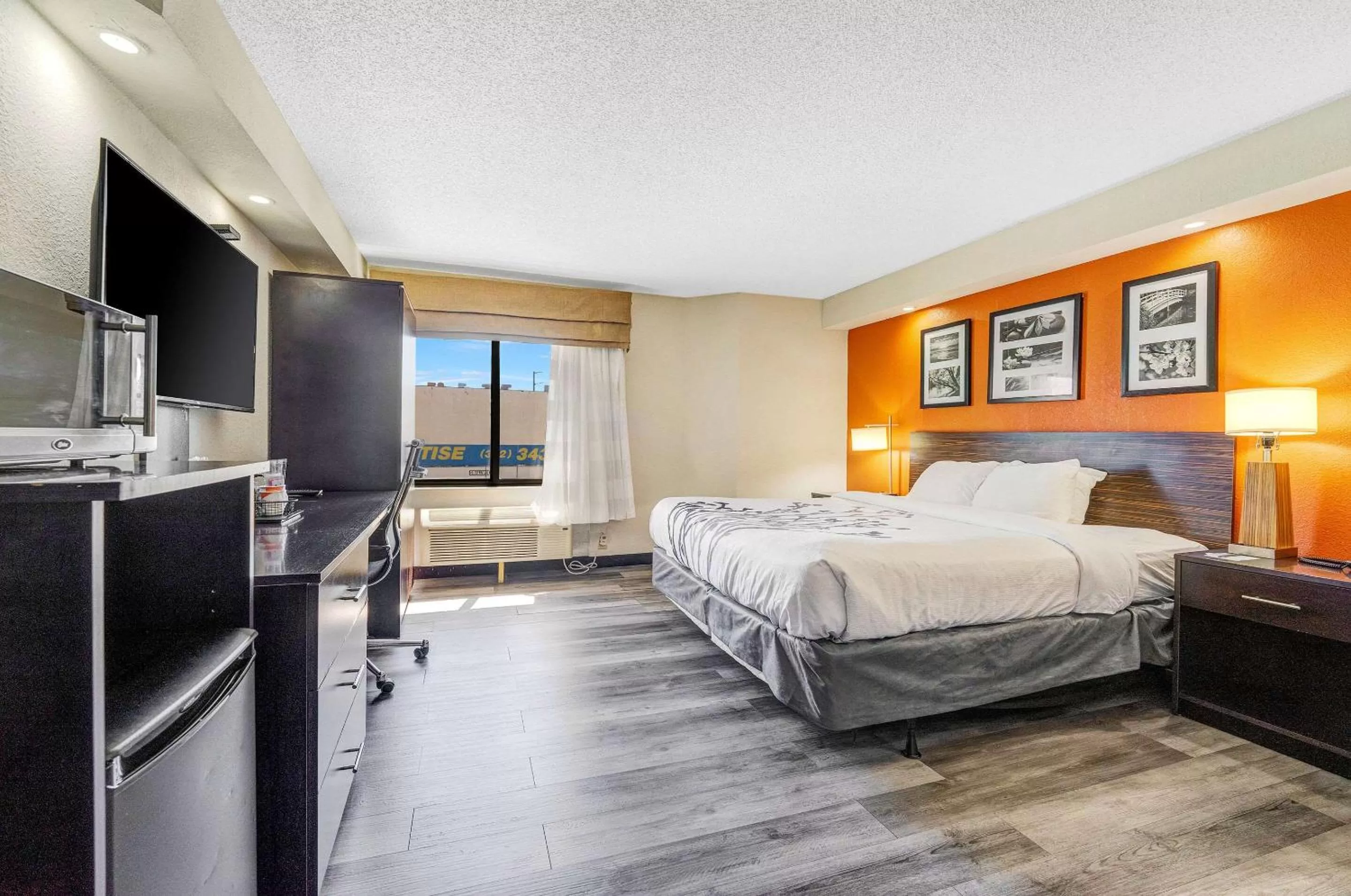 Photo of the whole room, Bed in Sleep Inn Leesburg Chain of Lakes