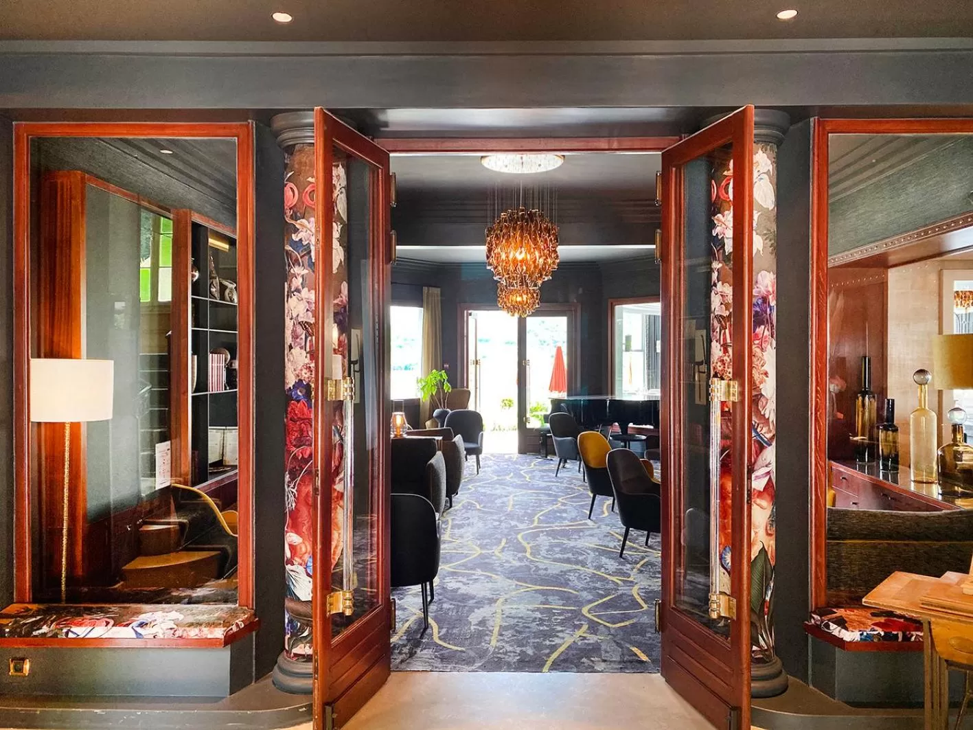 Living room in Les Trésoms Lake and Spa Resort