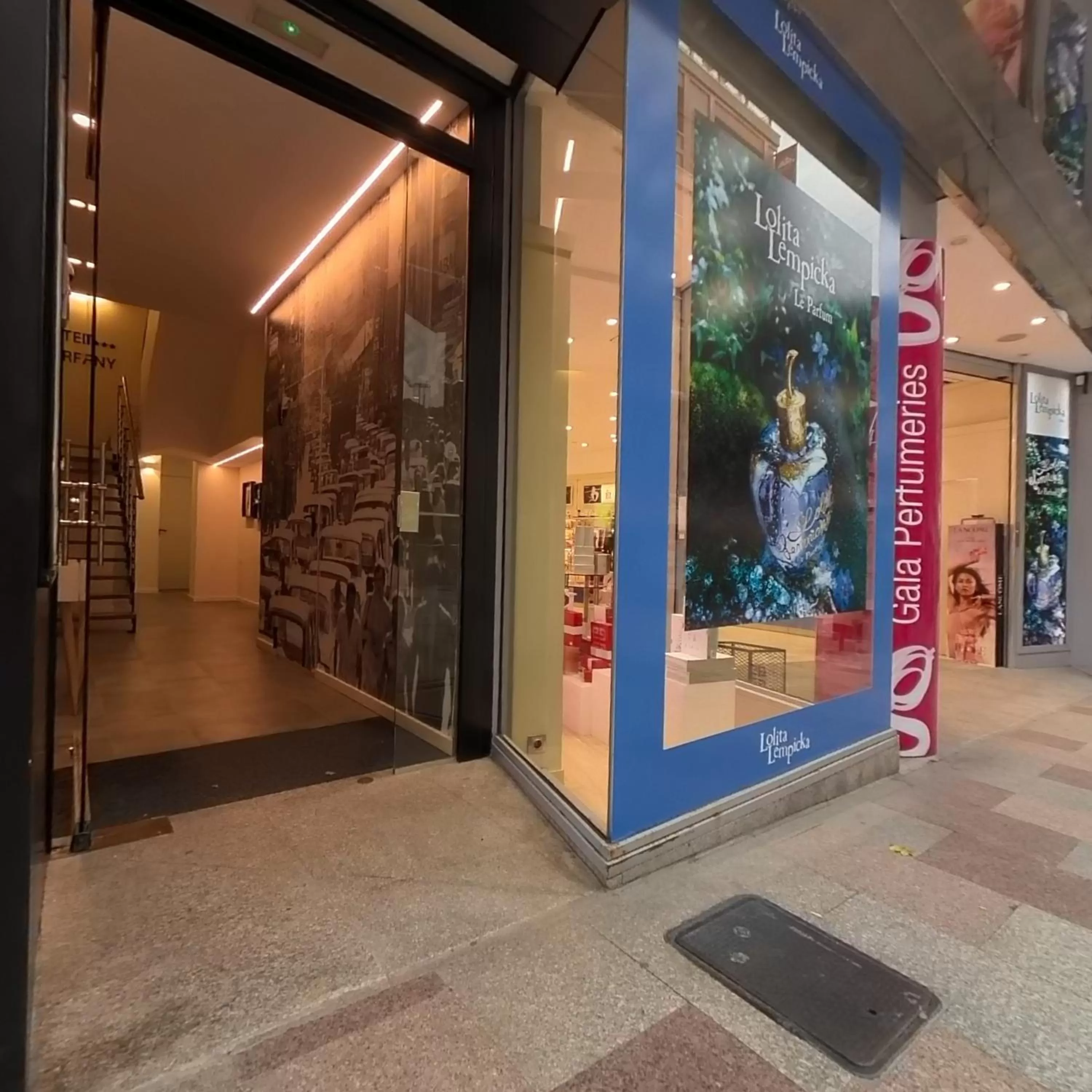 Facade/entrance in Hotel Marfany