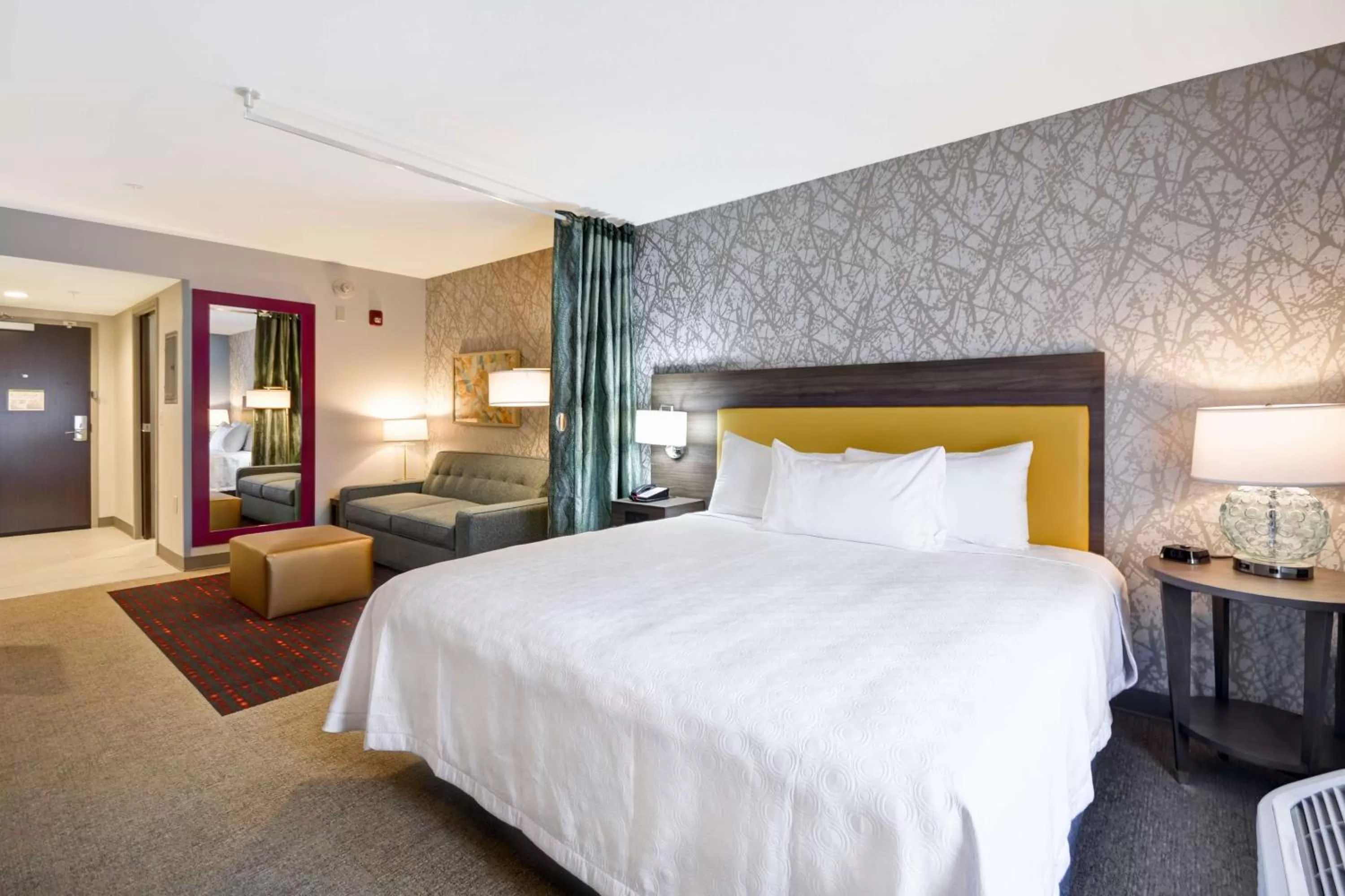 Bed in Home2 Suites By Hilton Columbus Airport East Broad