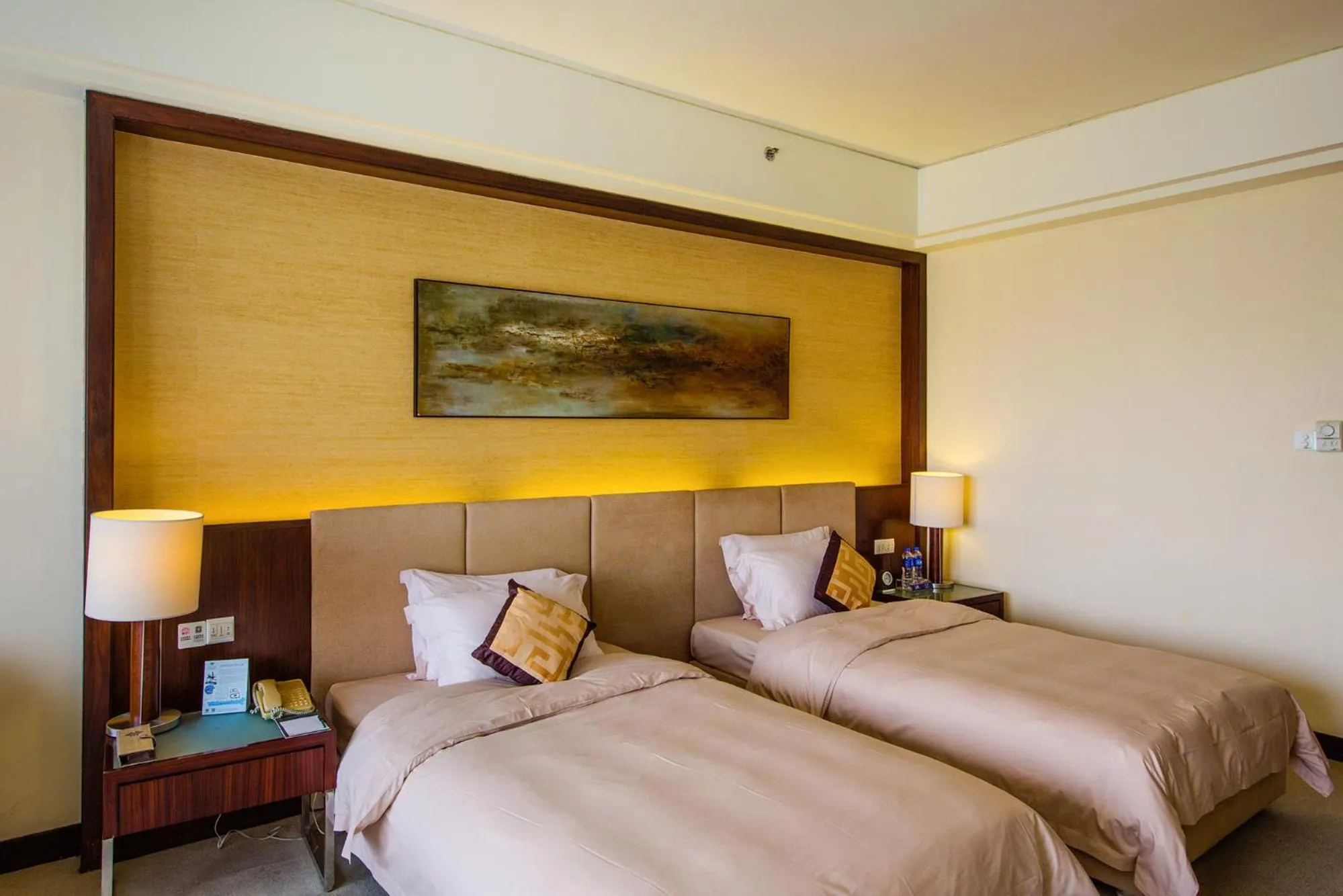 Bed in Dongguan Richwood Garden Hotel