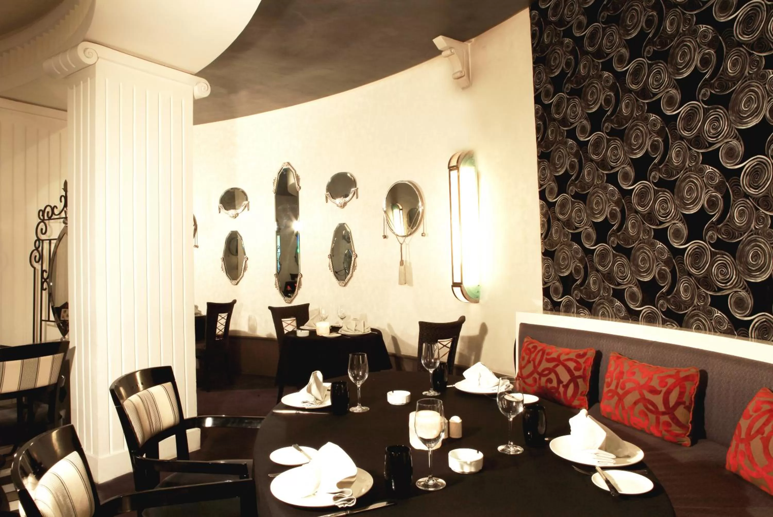 Restaurant/Places to Eat in Hôtel Farah Casablanca