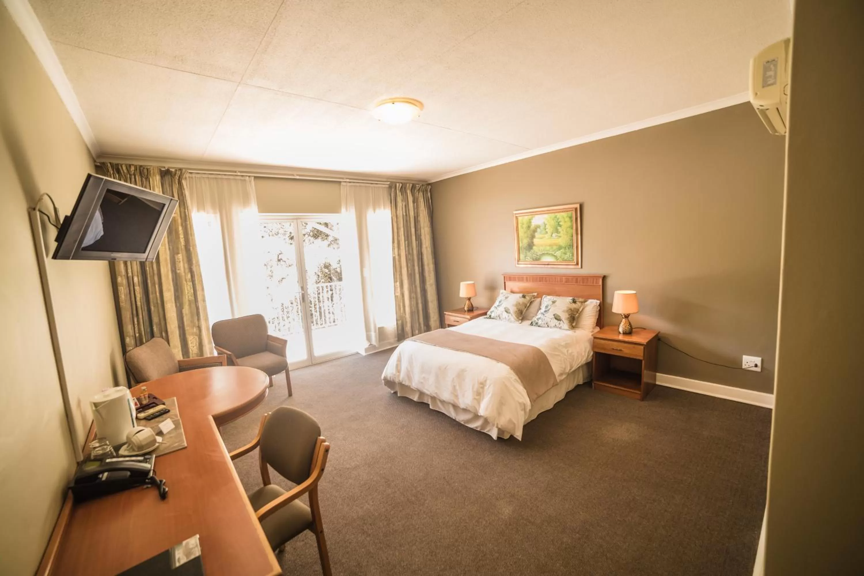 Photo of the whole room, Bed in Acacia Guesthouse Klerksdorp