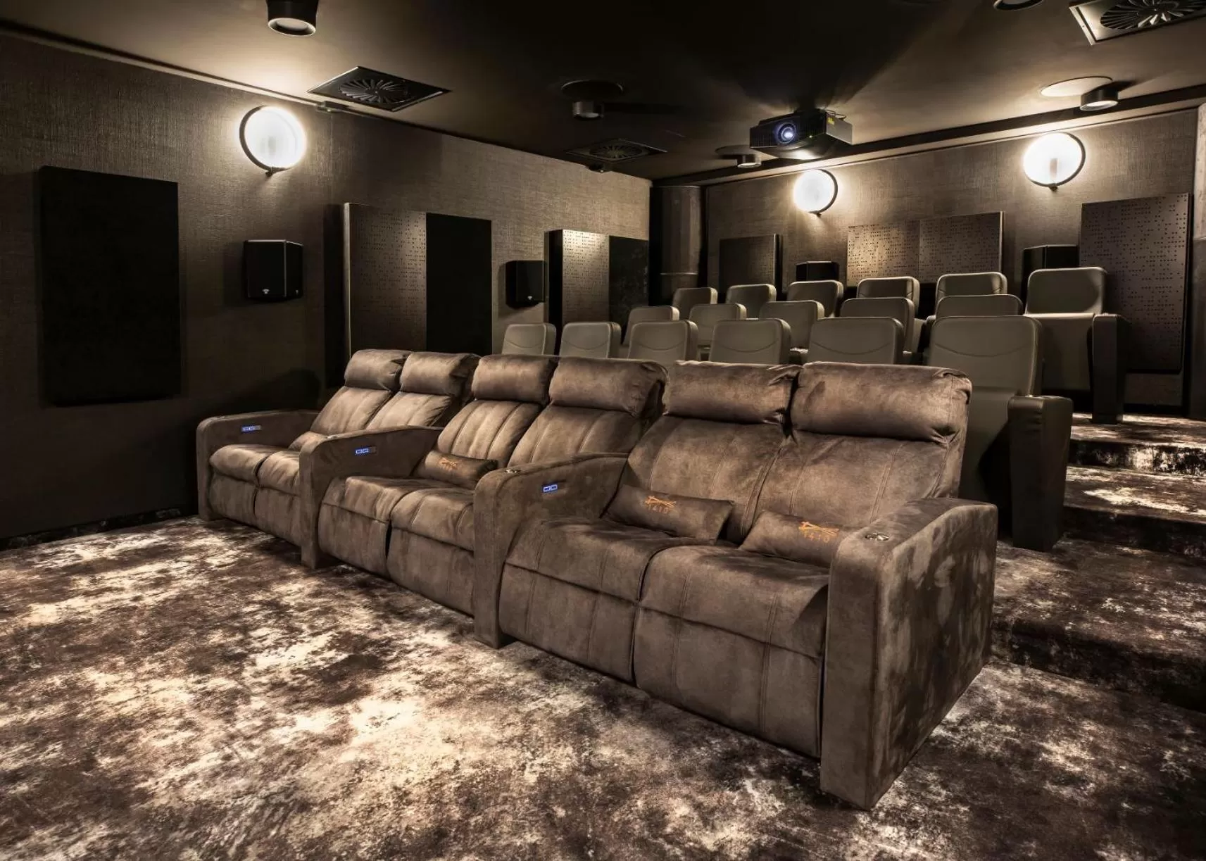 Communal lounge/ TV room in Hotel 1231