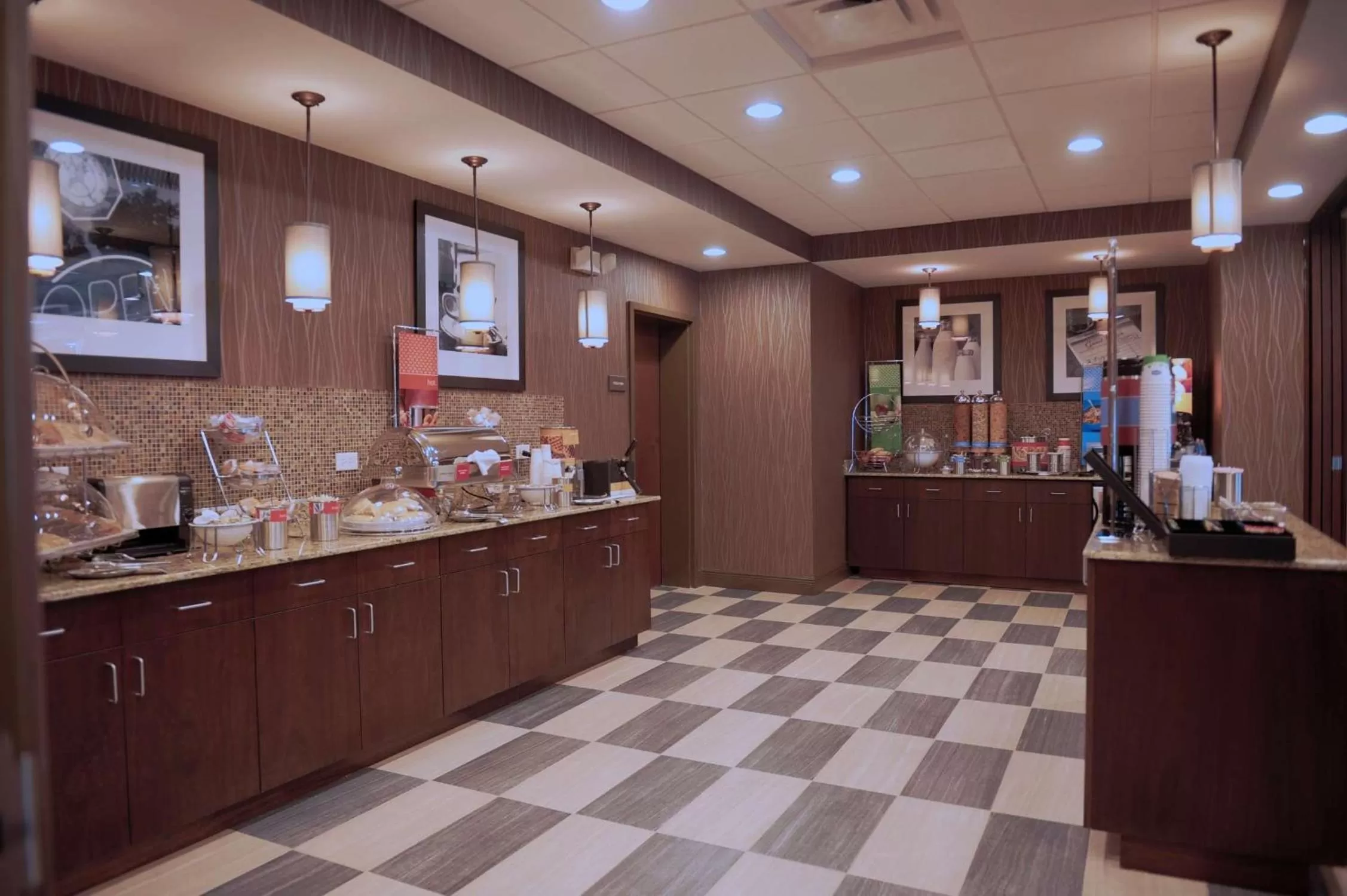 Restaurant/places to eat in Hampton Inn Crystal River