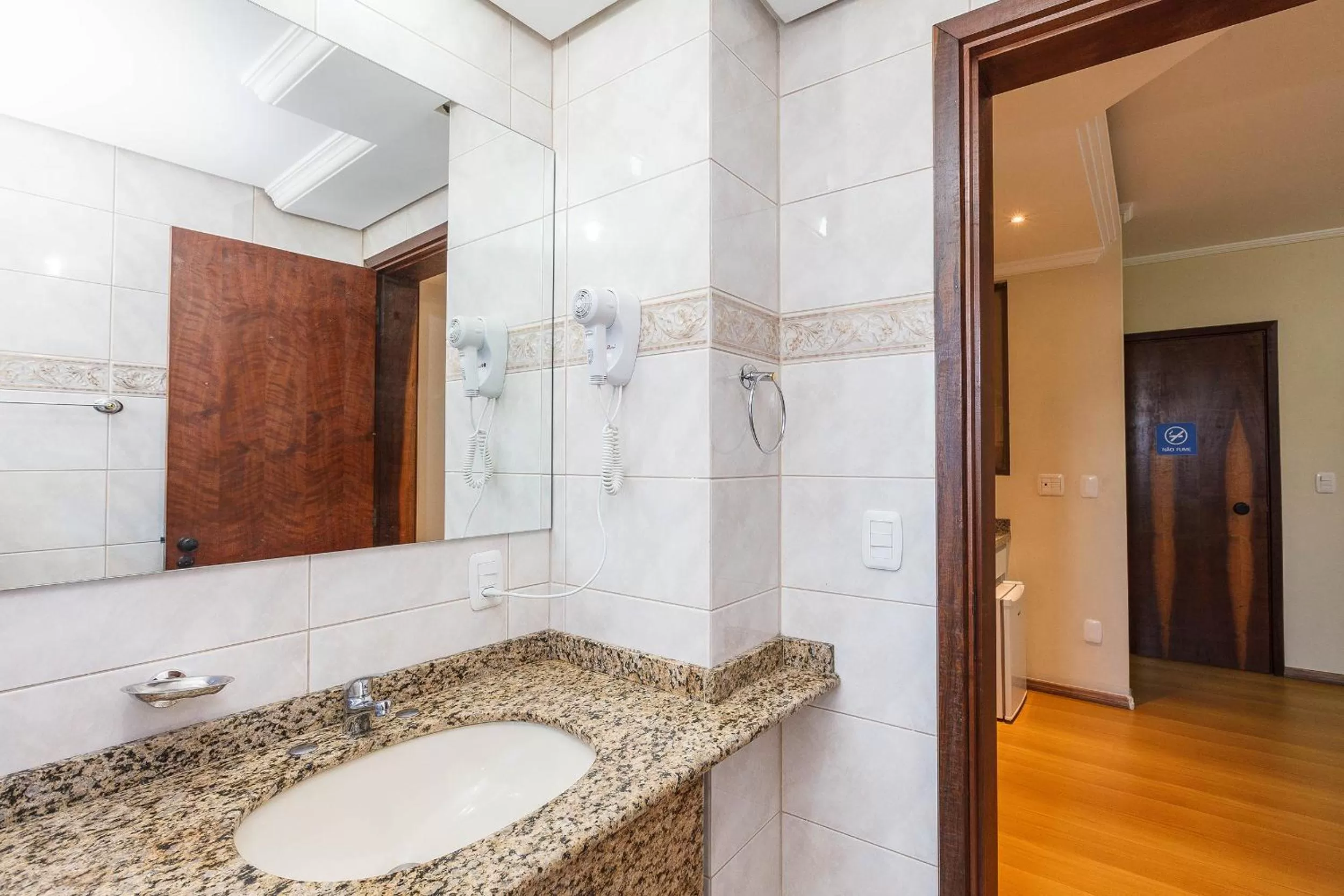 Bathroom in Hotel Letto Caxias