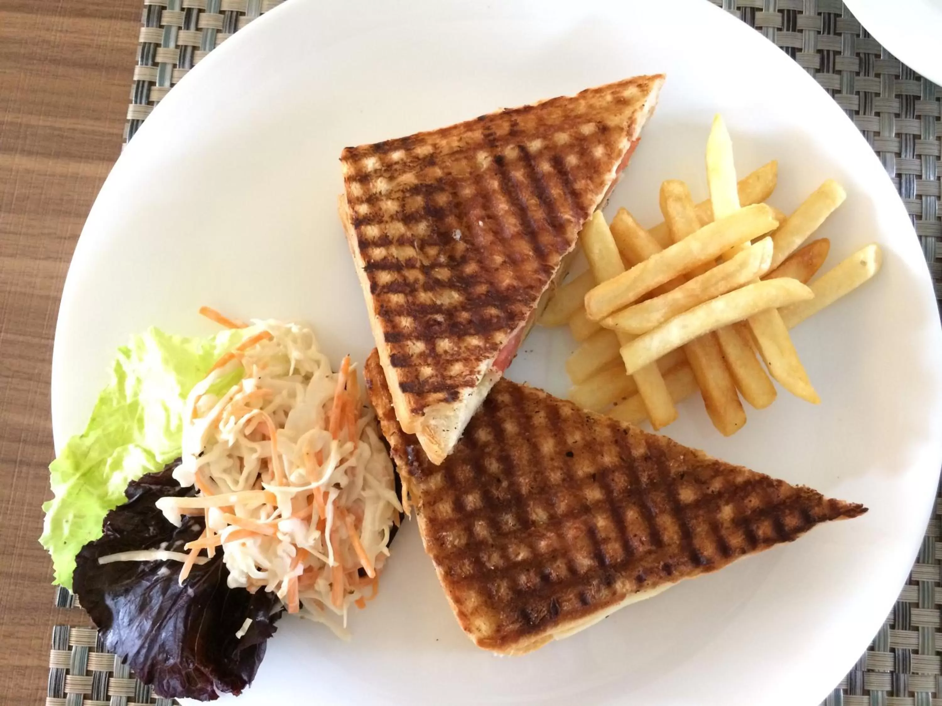 Restaurant/places to eat in ZIBE Salem By GRT Hotels