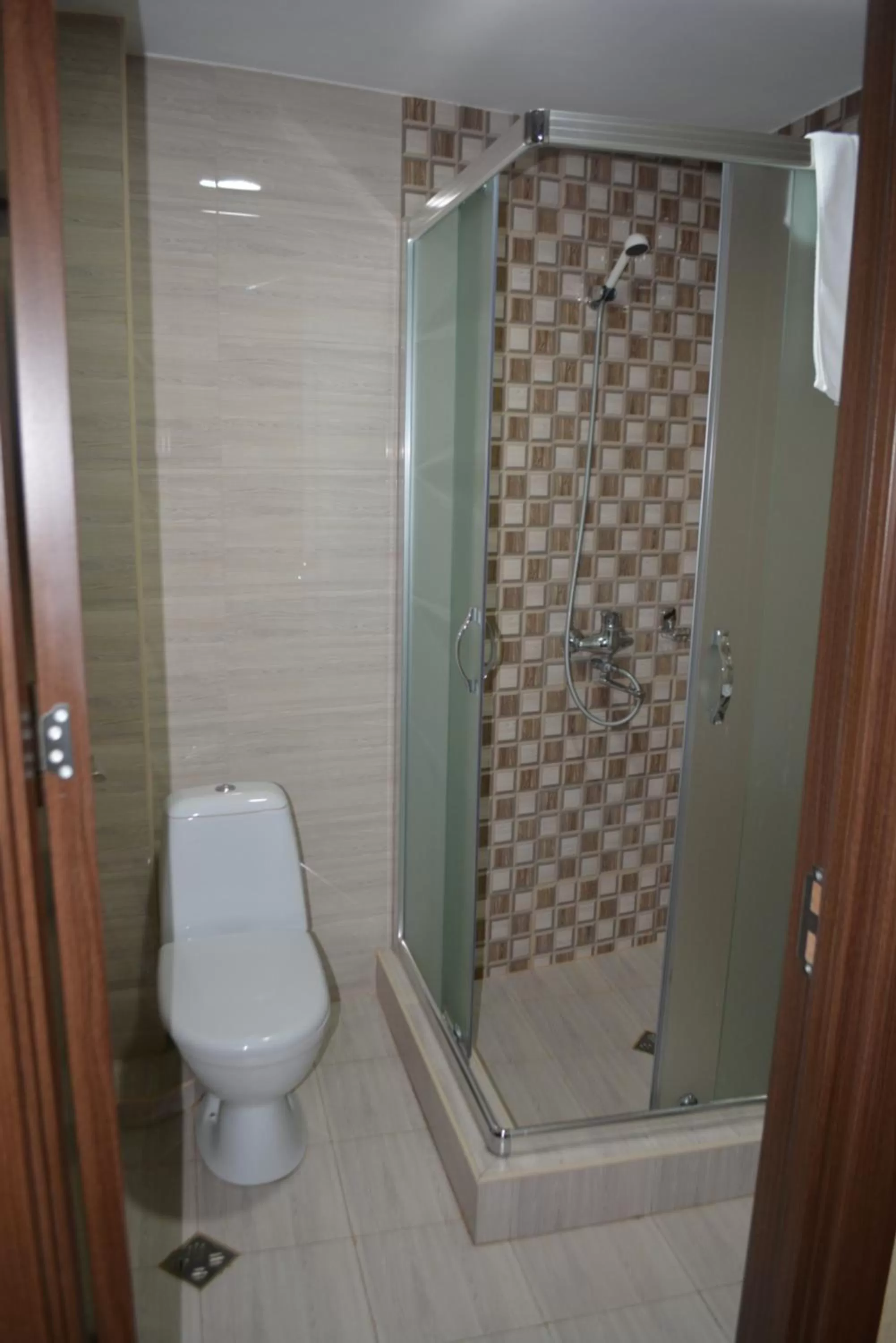 Shower in Hotel Gureli