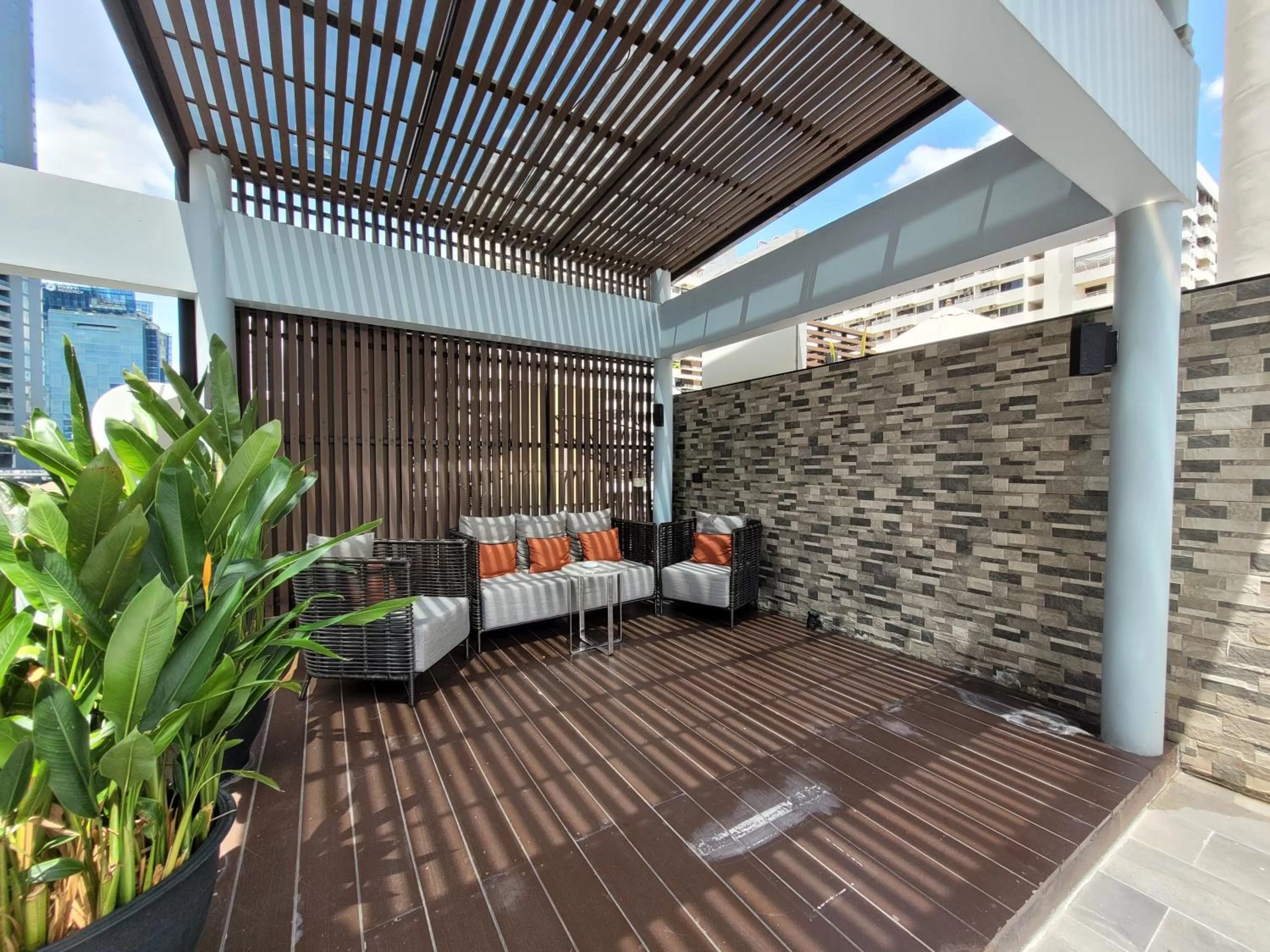 Seating area in Citrus Suites Sukhumvit 6 by Compass Hospitality