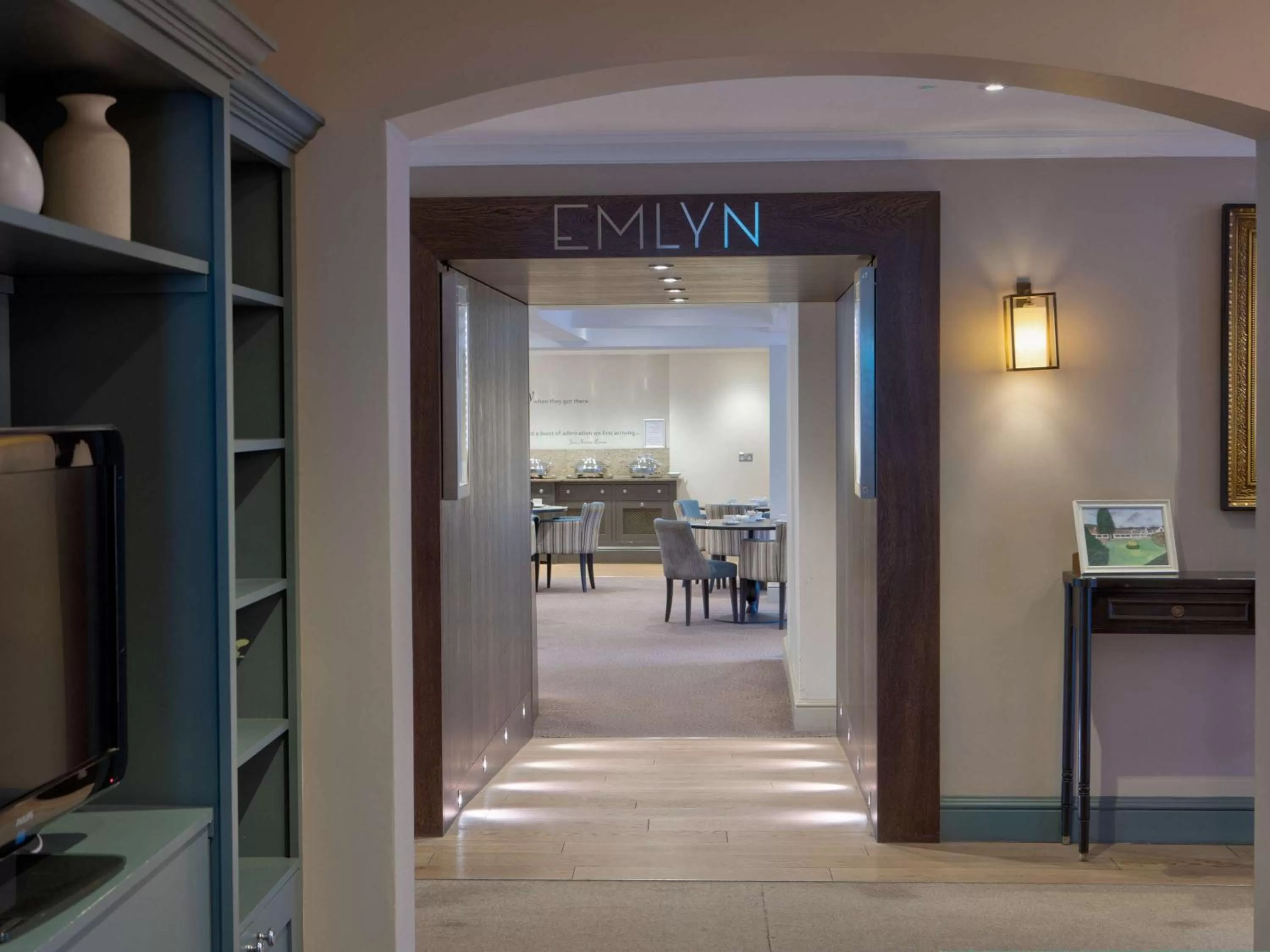 Restaurant/places to eat in Sunday Box Hill Burford Bridge Hotel