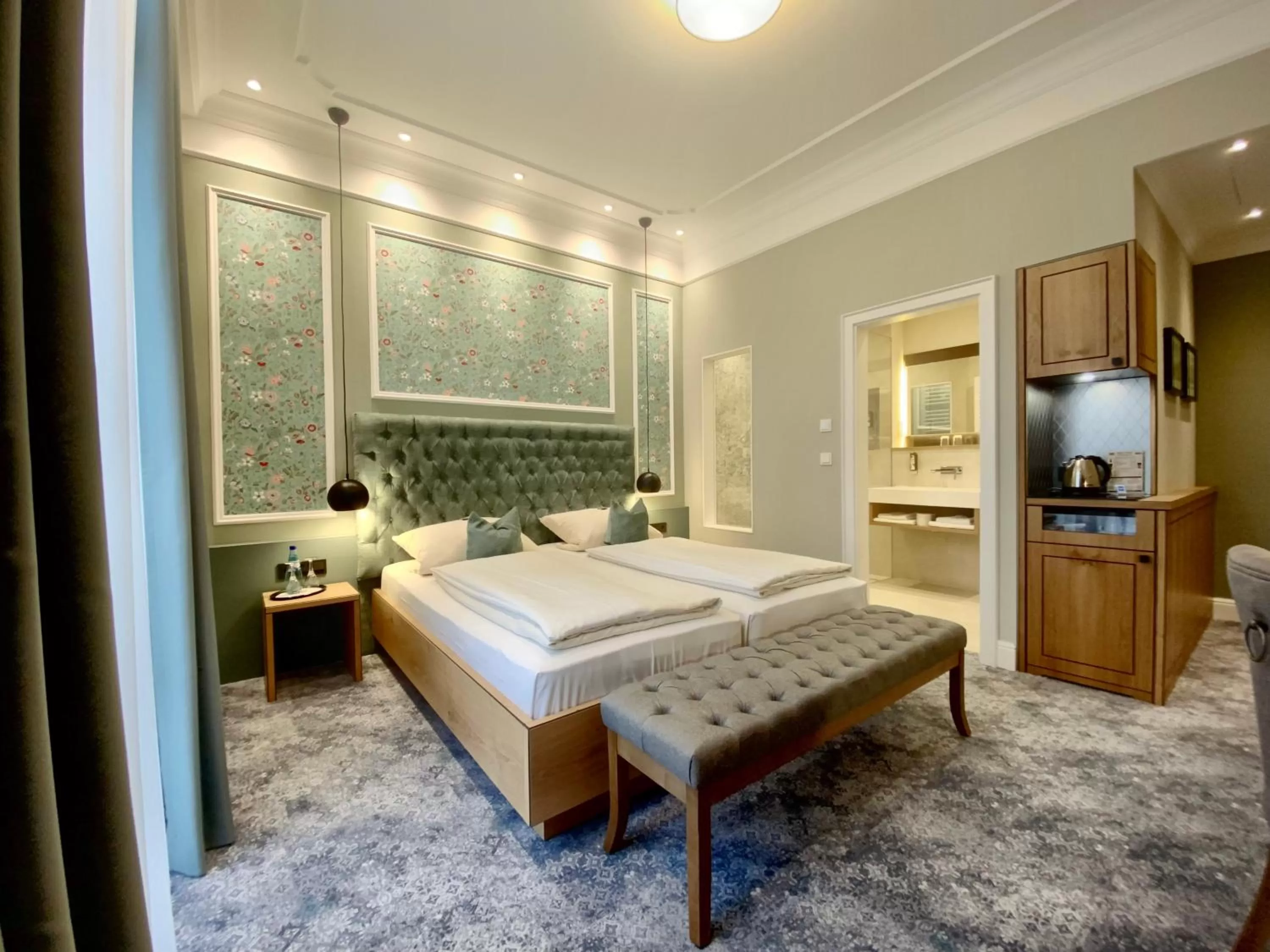 Bed in Hotel West an der Bockenheimer Warte