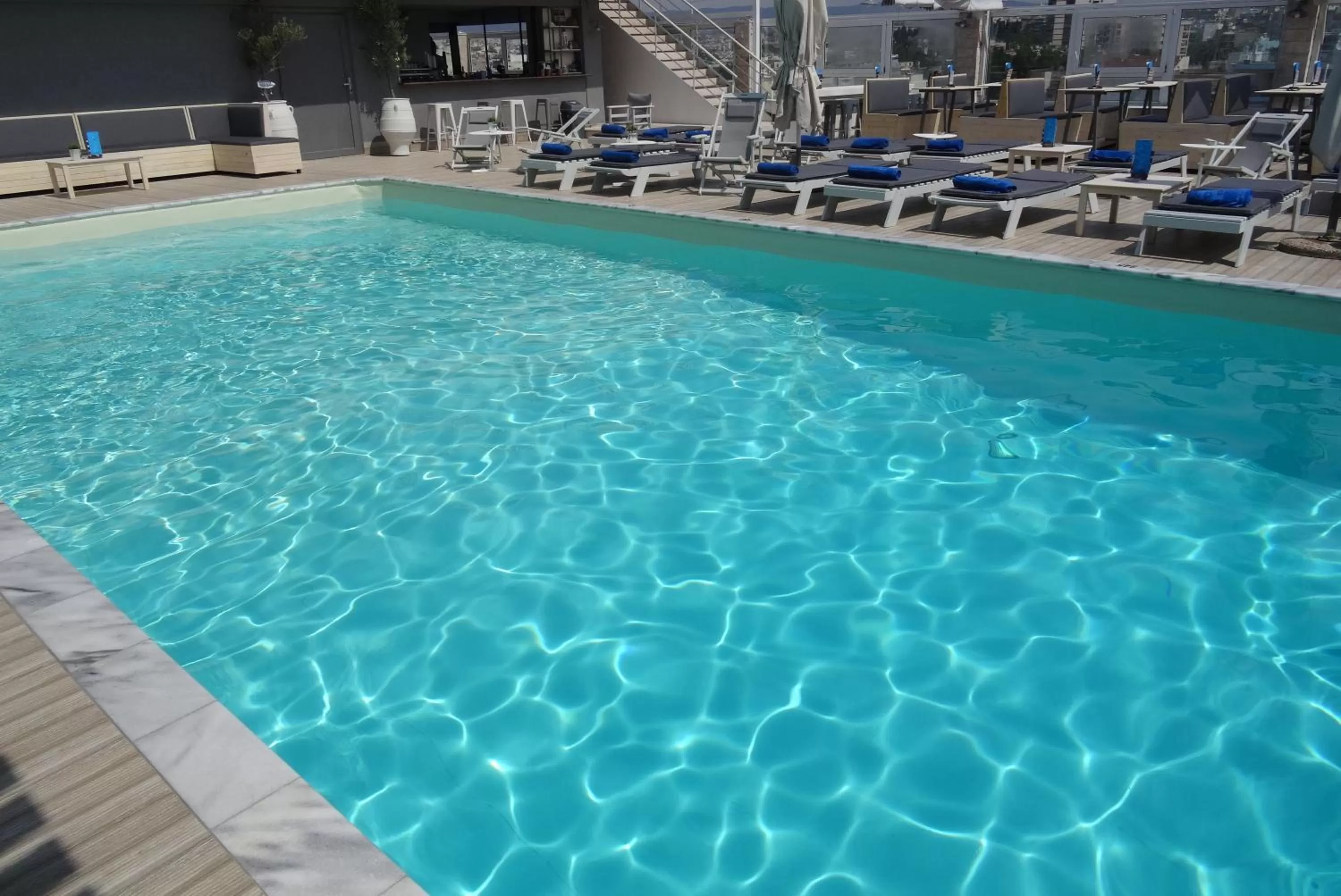 Swimming pool in Capsis Hotel Thessaloniki