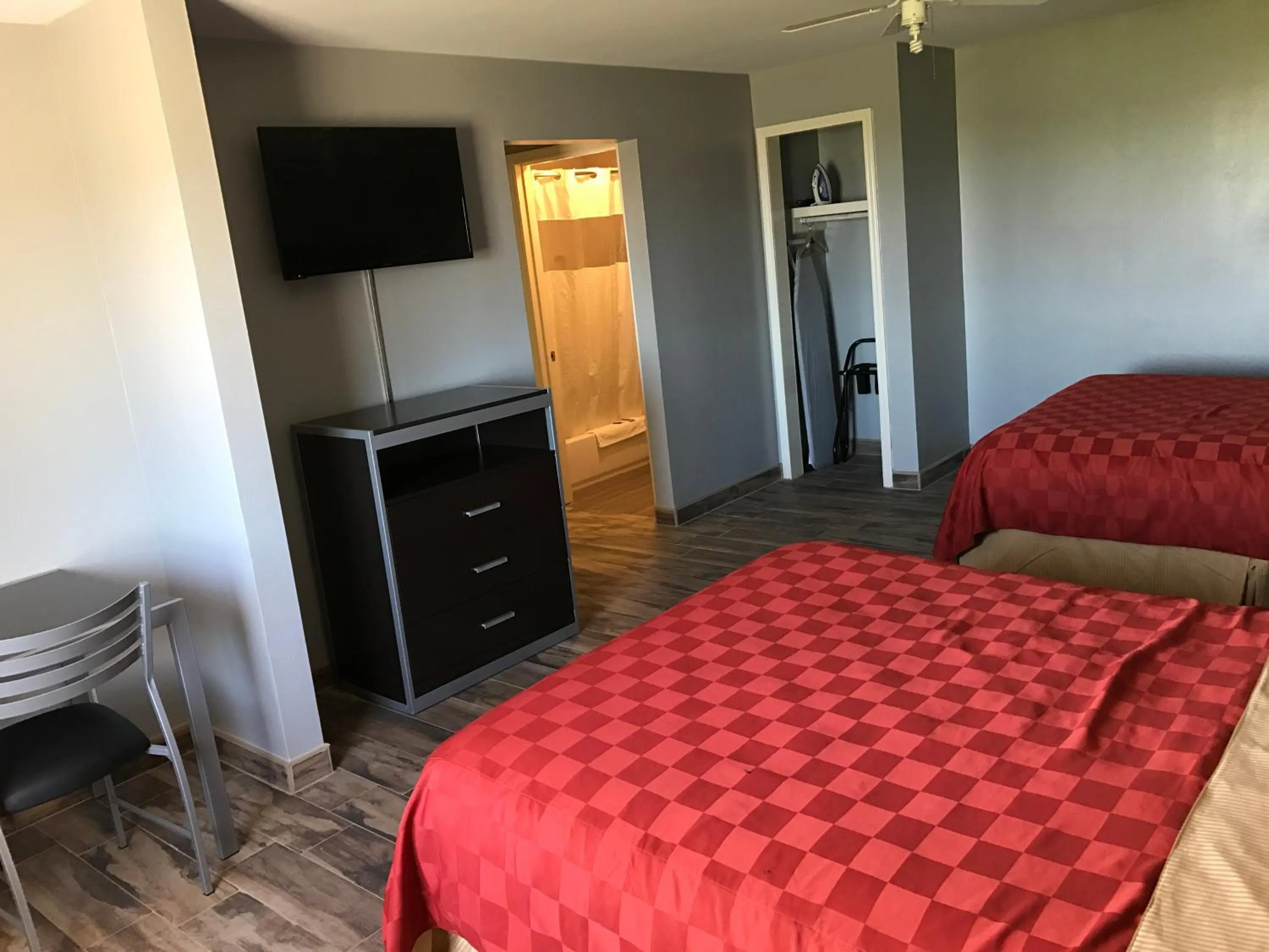 Bedroom, Bed in Express Inn Weslaco/Mercedes