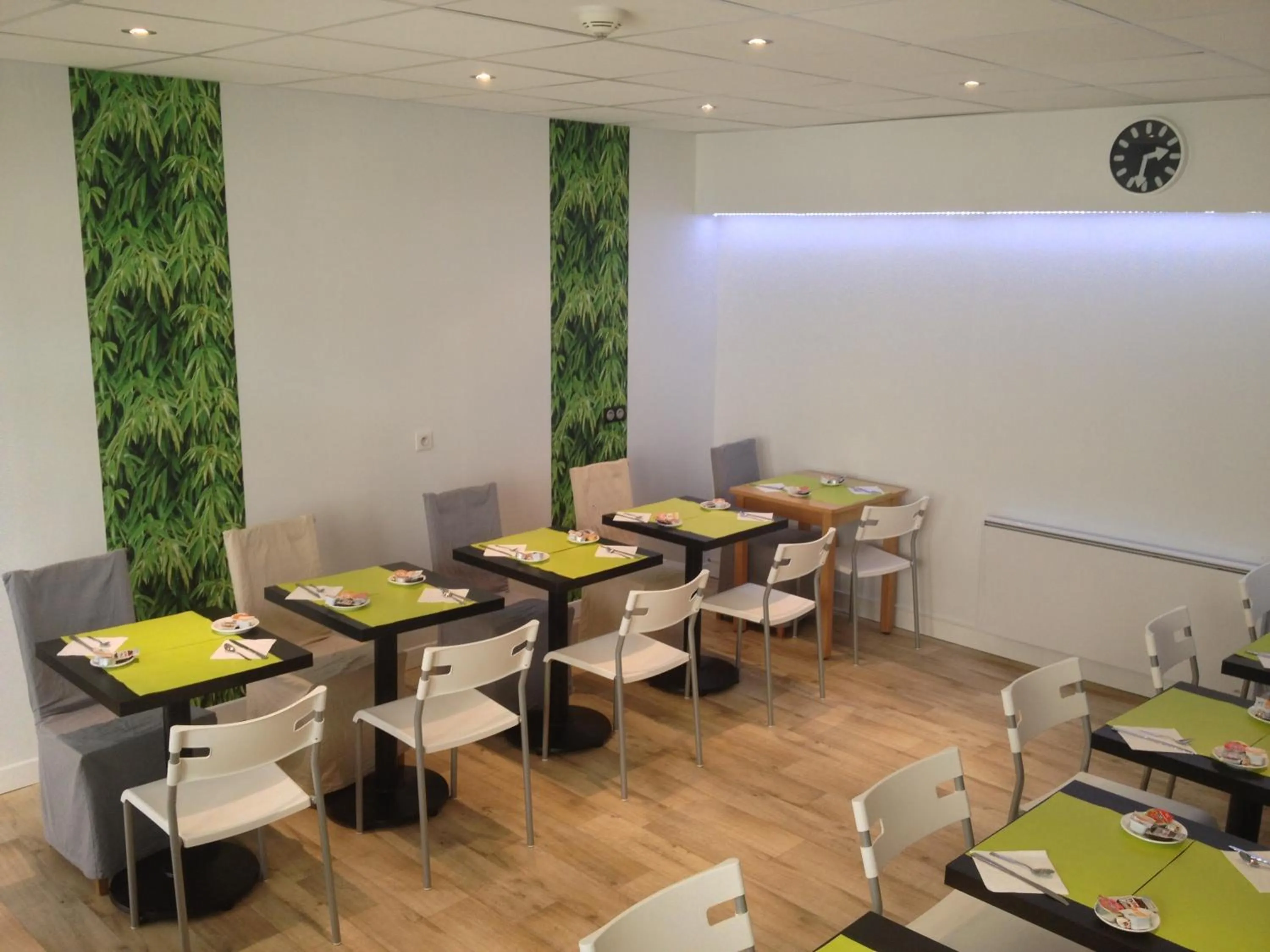 Restaurant/places to eat in Hôtel Beaulieu