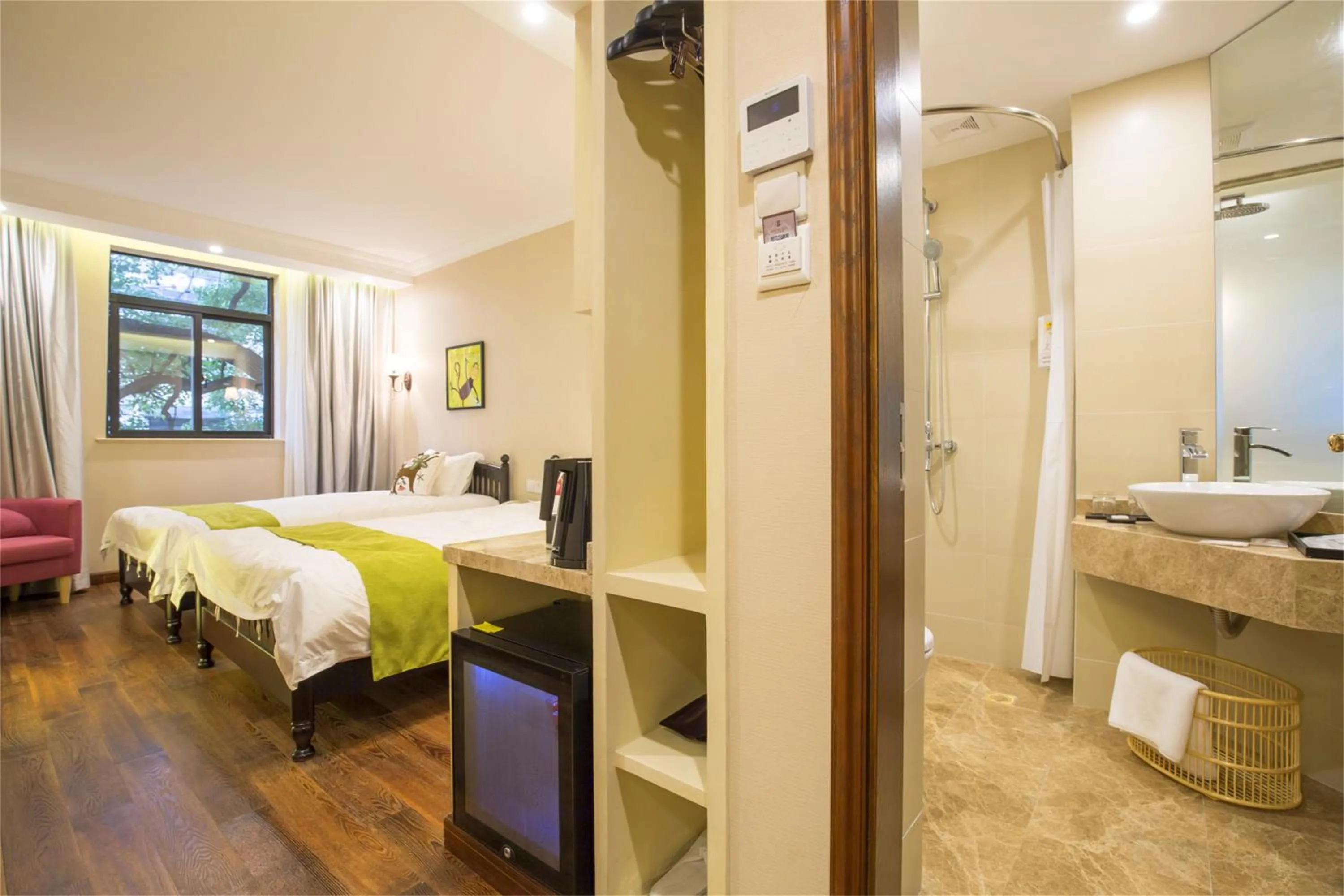 Bed in Shanghai Former French Concession Garden Hotel