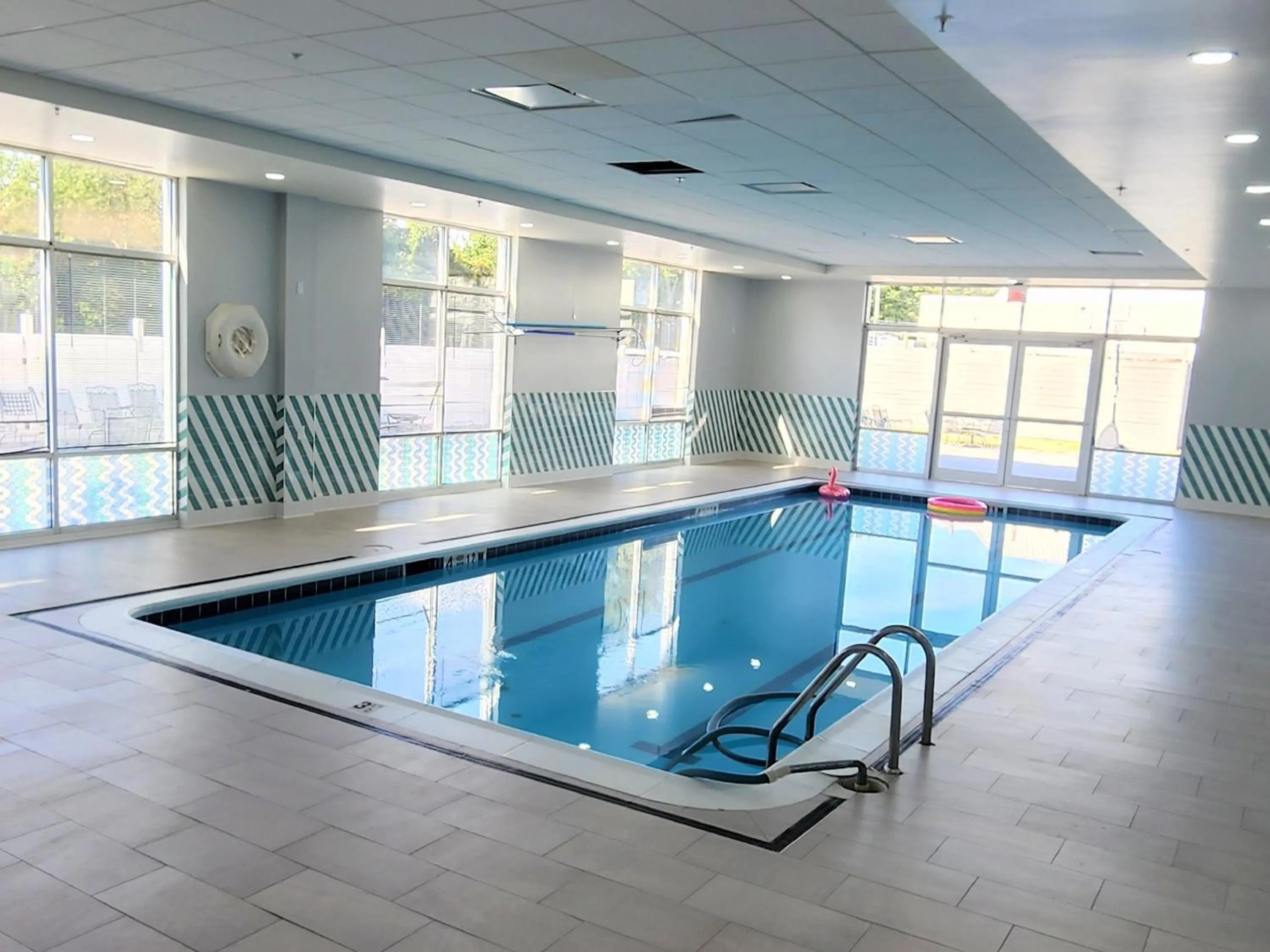 Swimming pool in Holiday Inn - Piscataway - Somerset by IHG