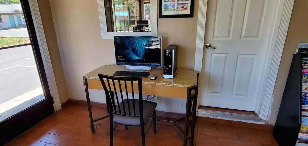 Business facilities in The L Motel Downtown/NAU Conference Center