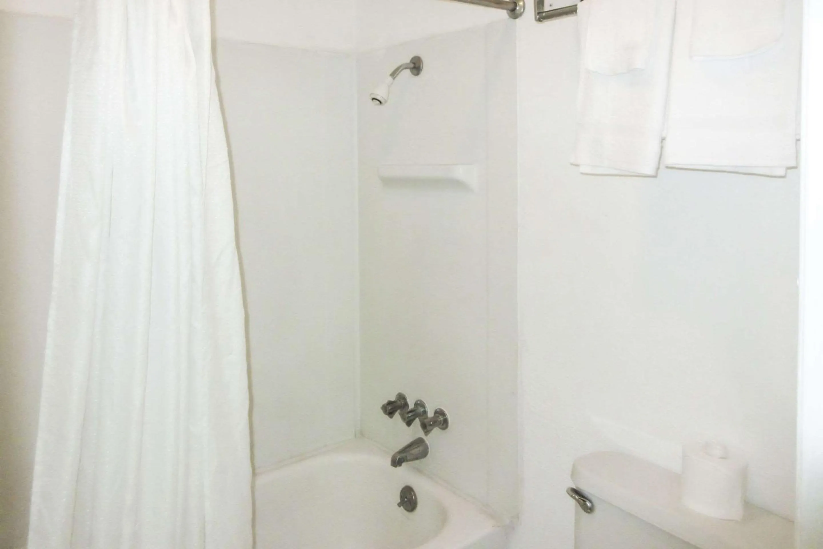 Bathroom in Rodeway Inn