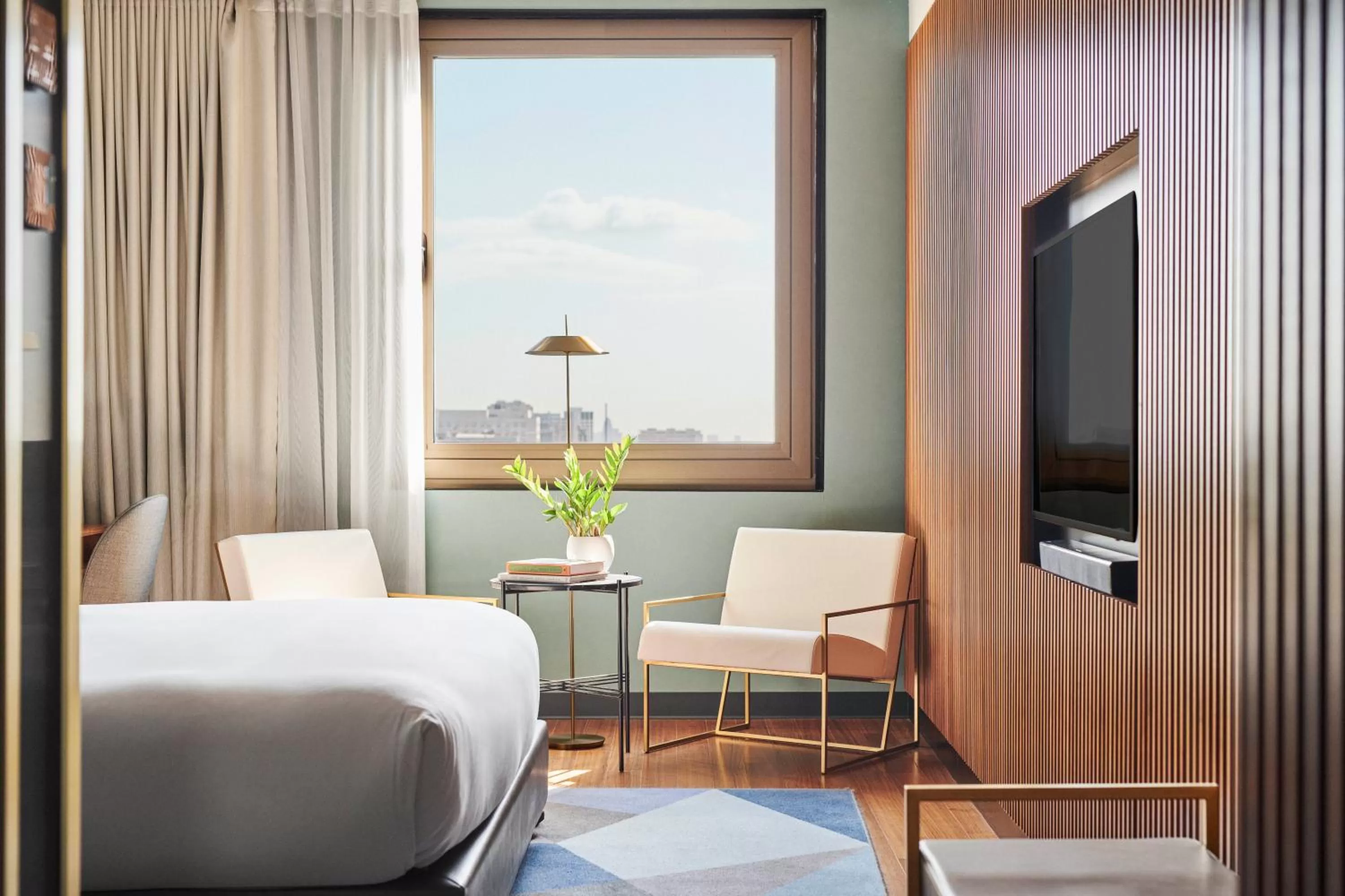 Seating area, Bed in Grand Hyatt Barcelona