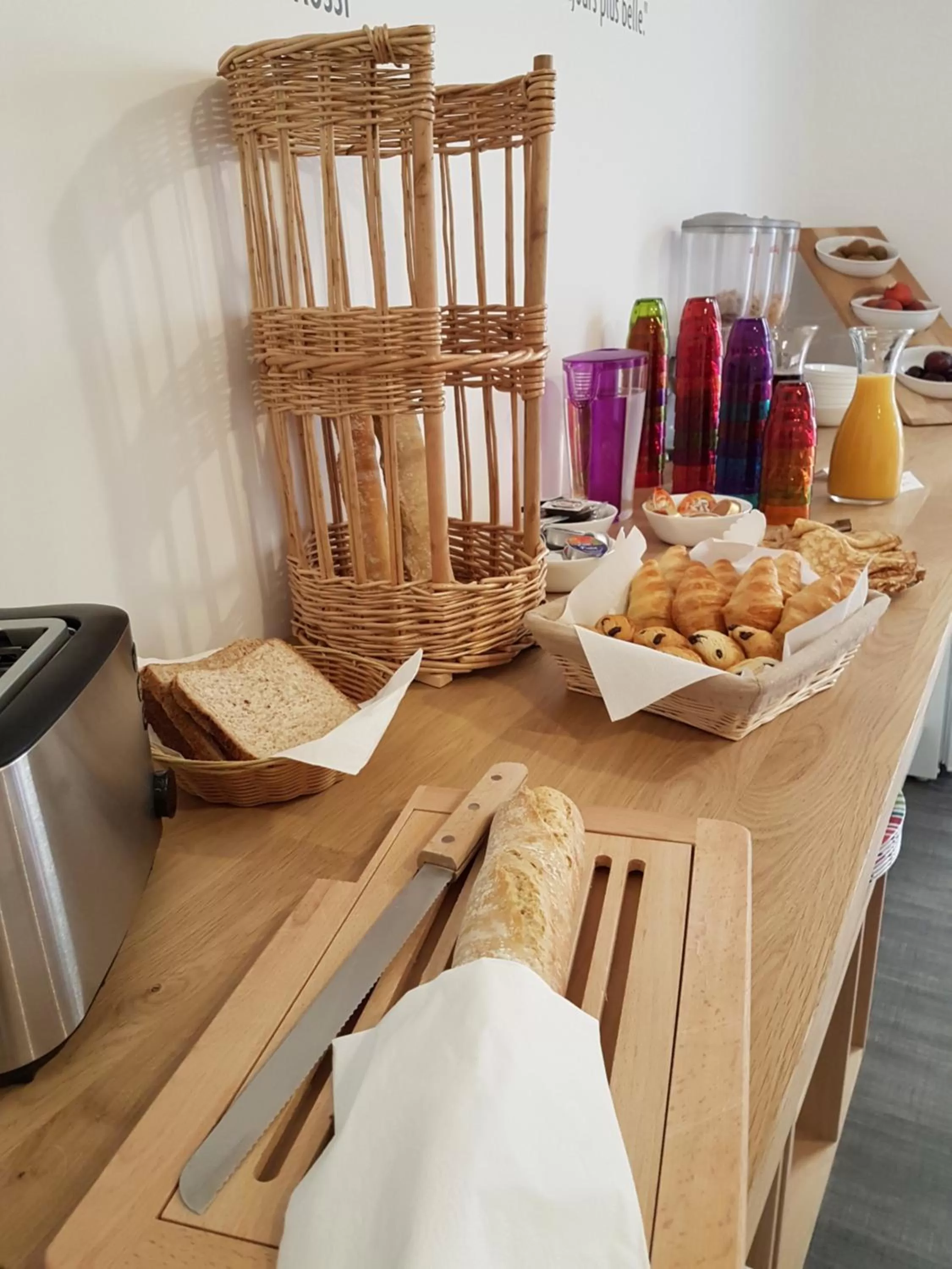 Buffet breakfast in Villa TerraMera Hôtel