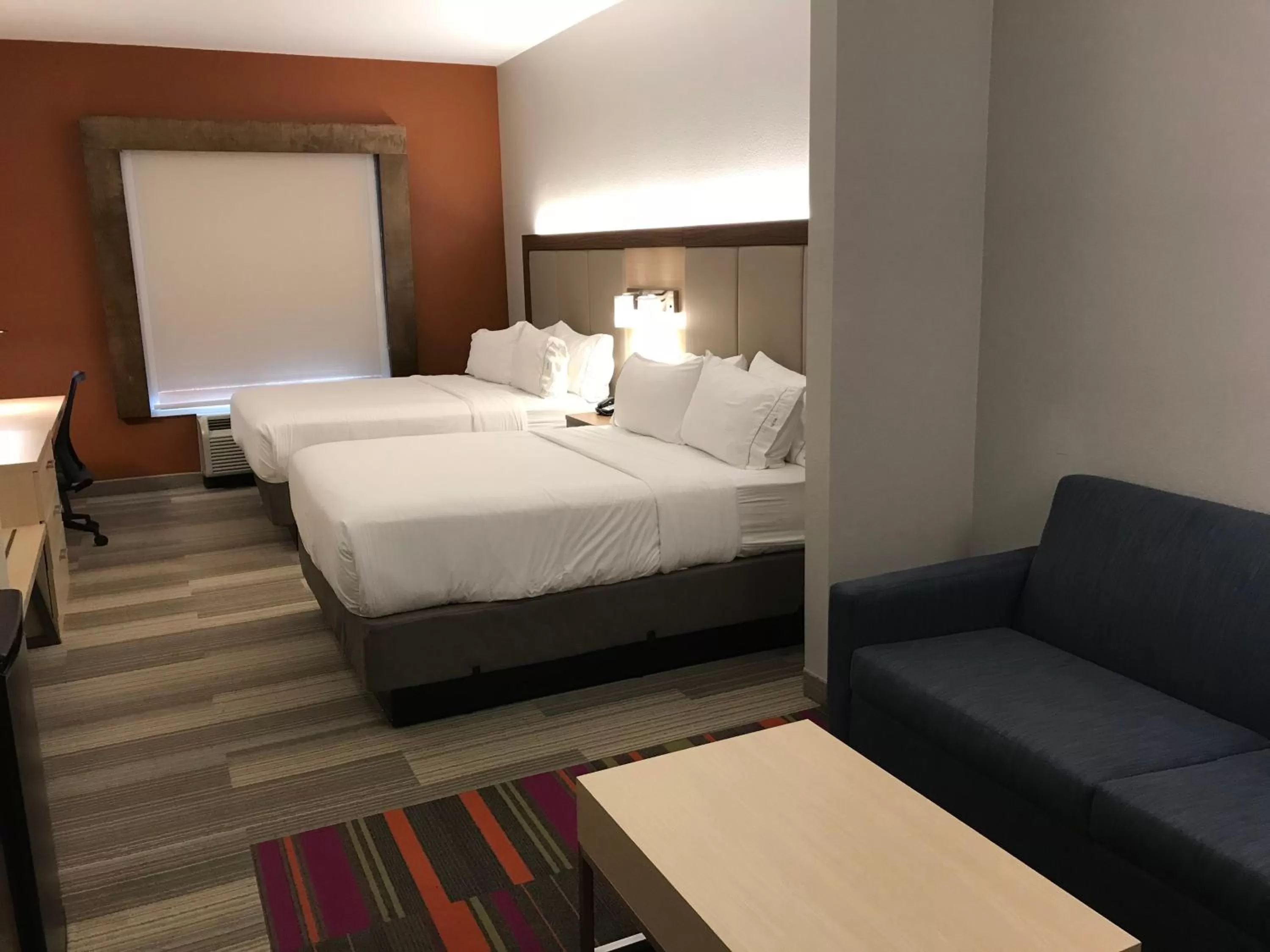 Photo of the whole room, Bed in Holiday Inn Express Orlando - South Davenport by IHG