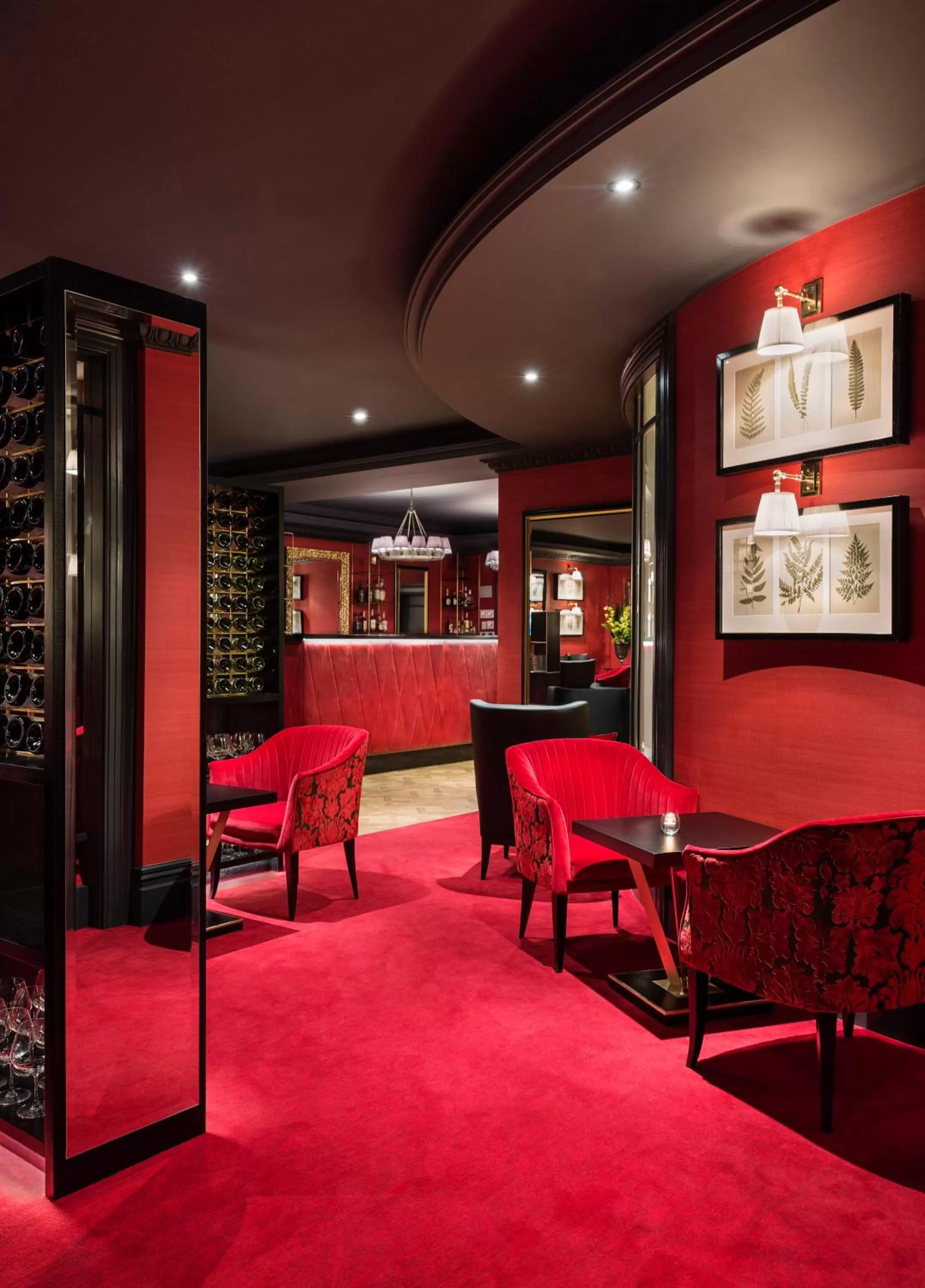 Lounge or bar in Sofitel Queenstown Hotel & Spa