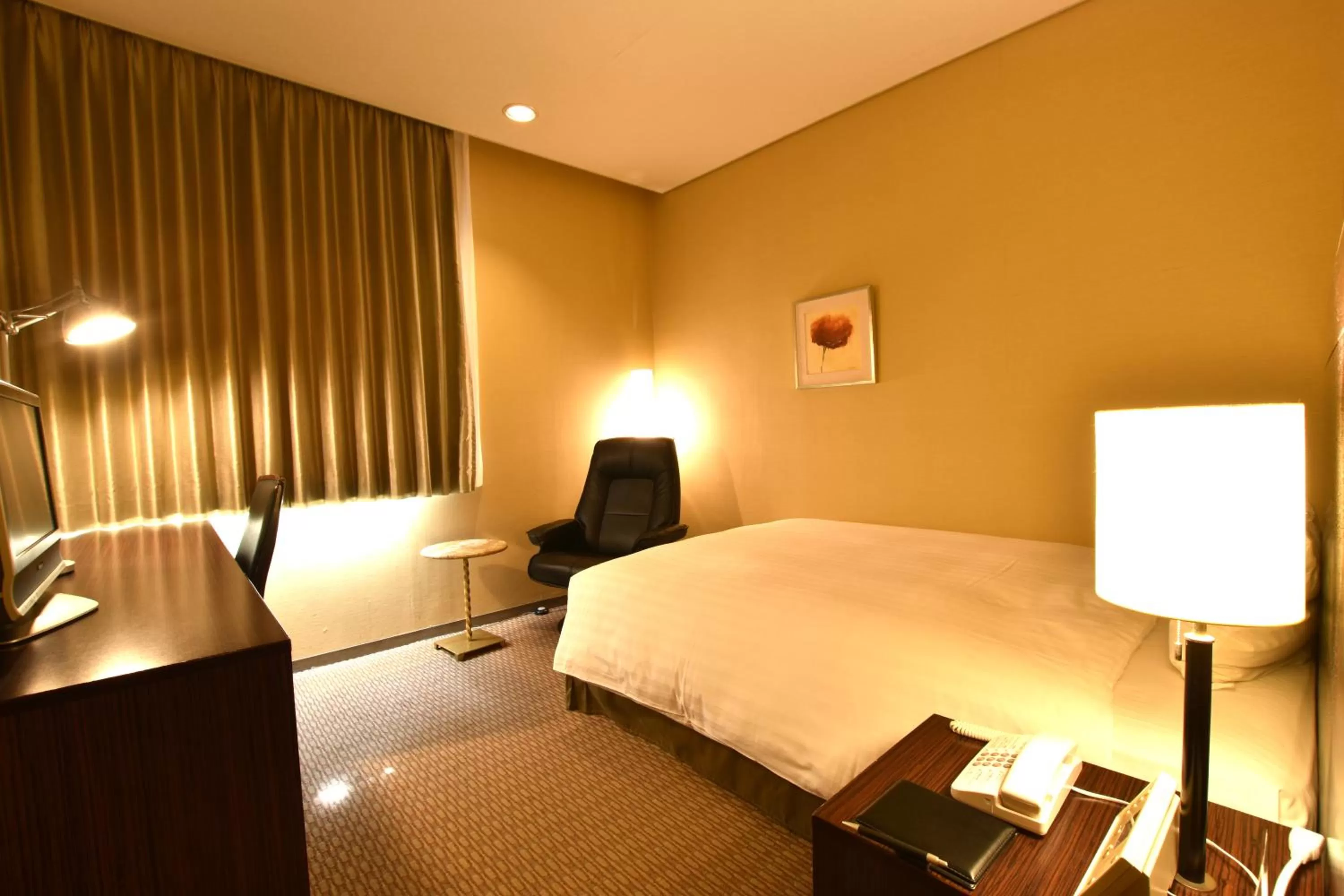 Photo of the whole room, Bed in Hotel Nikko Tsukuba