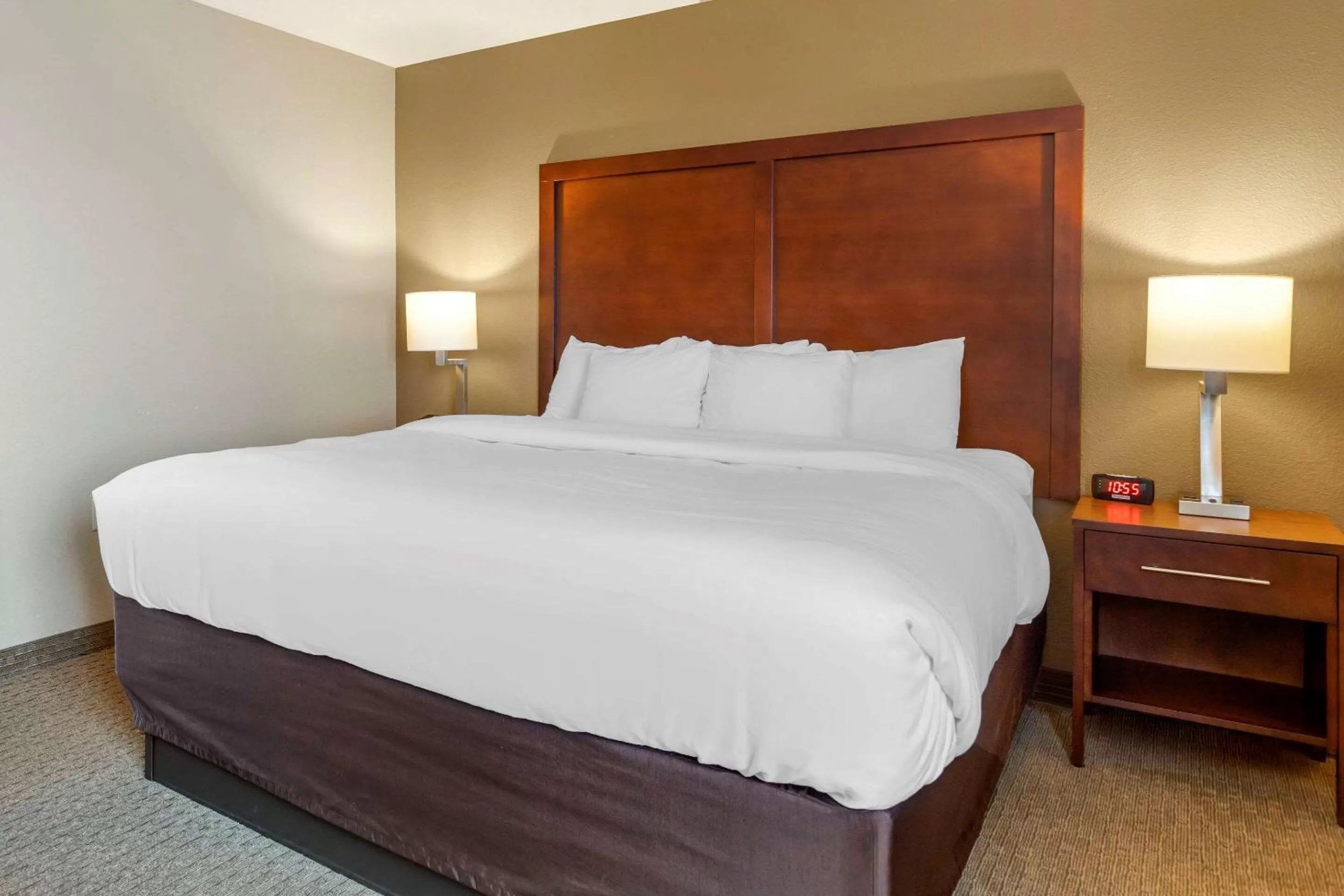 Photo of the whole room, Bed in Comfort Inn