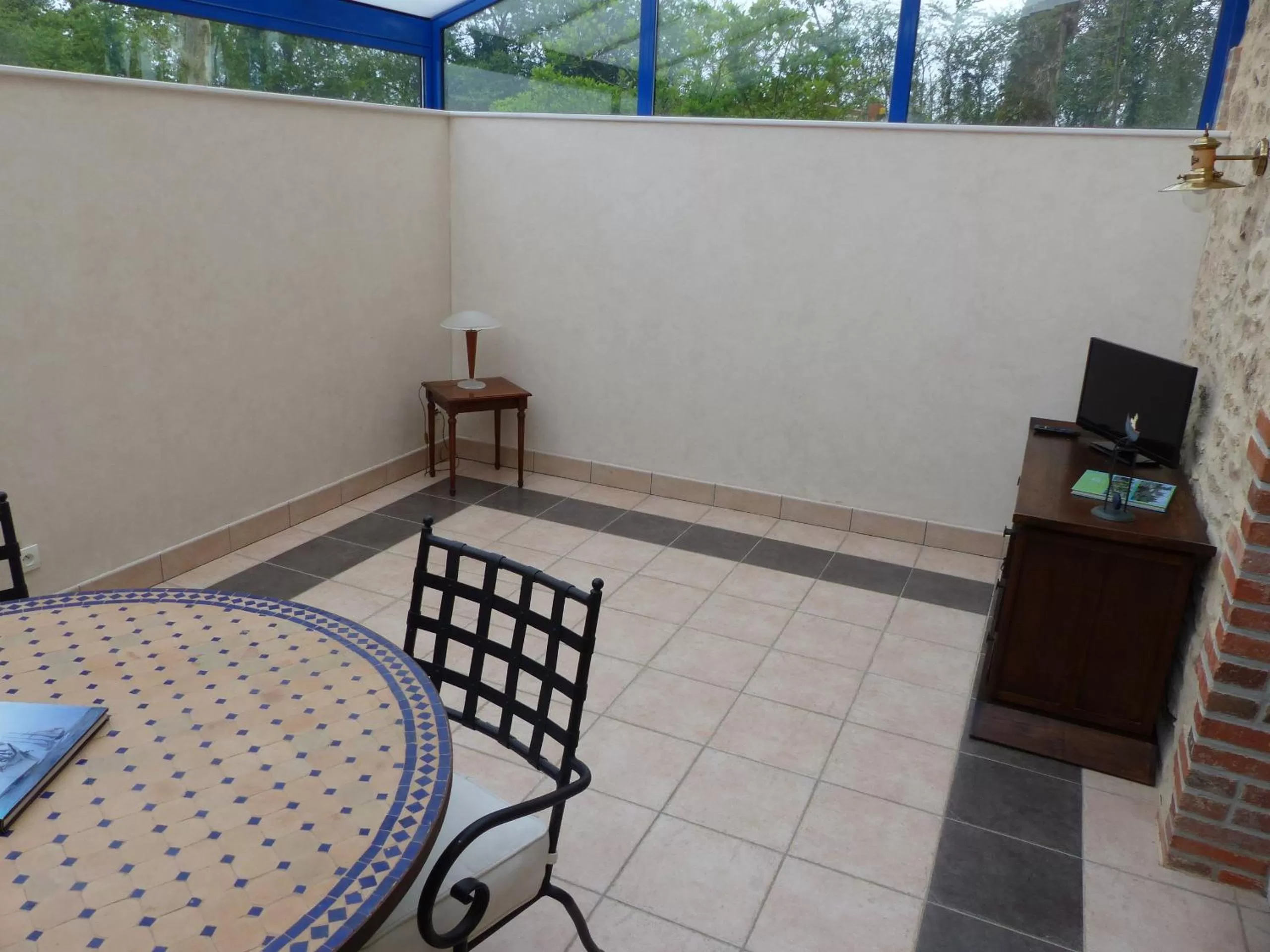 Dining area, Patio/Outdoor Area in B&B Domaine de La Corbe